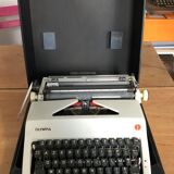 Luxury Olympia Traveller typewriter