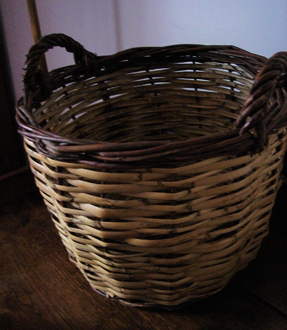 Basket round base two handles old lady jeanne strapping