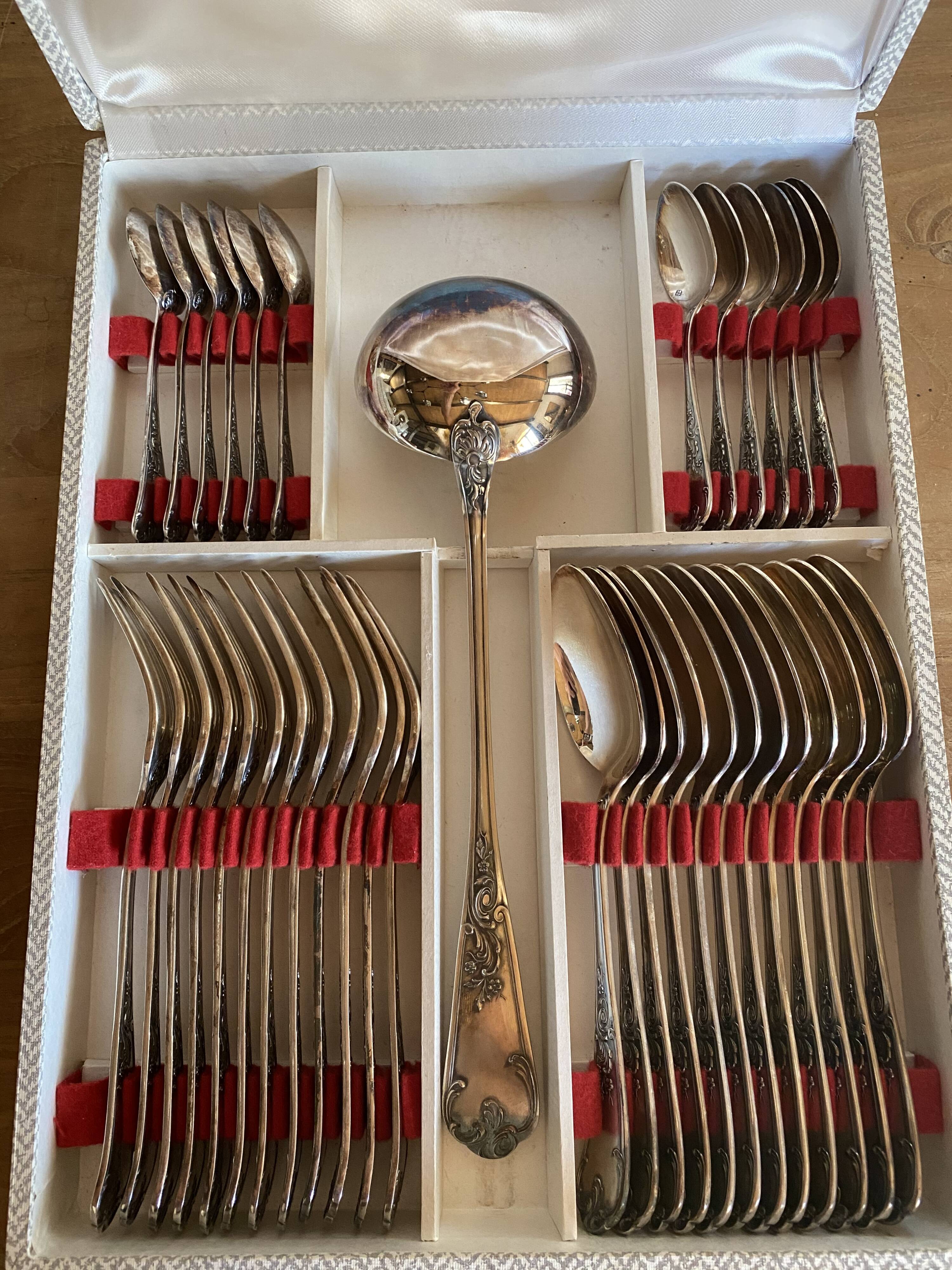 Complete silver metal cutlery housewife for 12 people