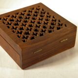 Openwork wooden box 13 x 13 cm