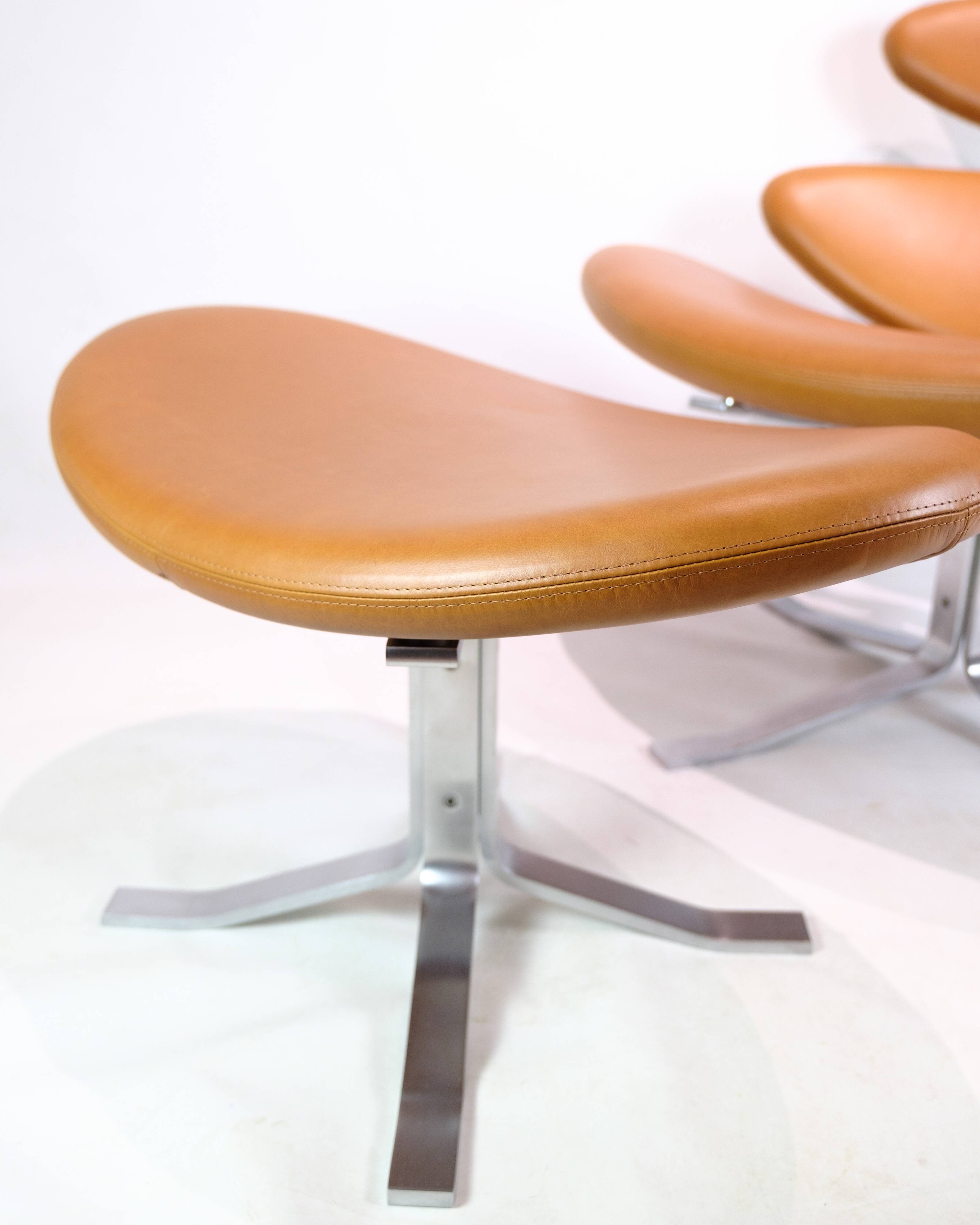 Corona Lounge Chair With Stool Model EJ 5 Made In Walnut Elegance Leather By Poul M. Volther