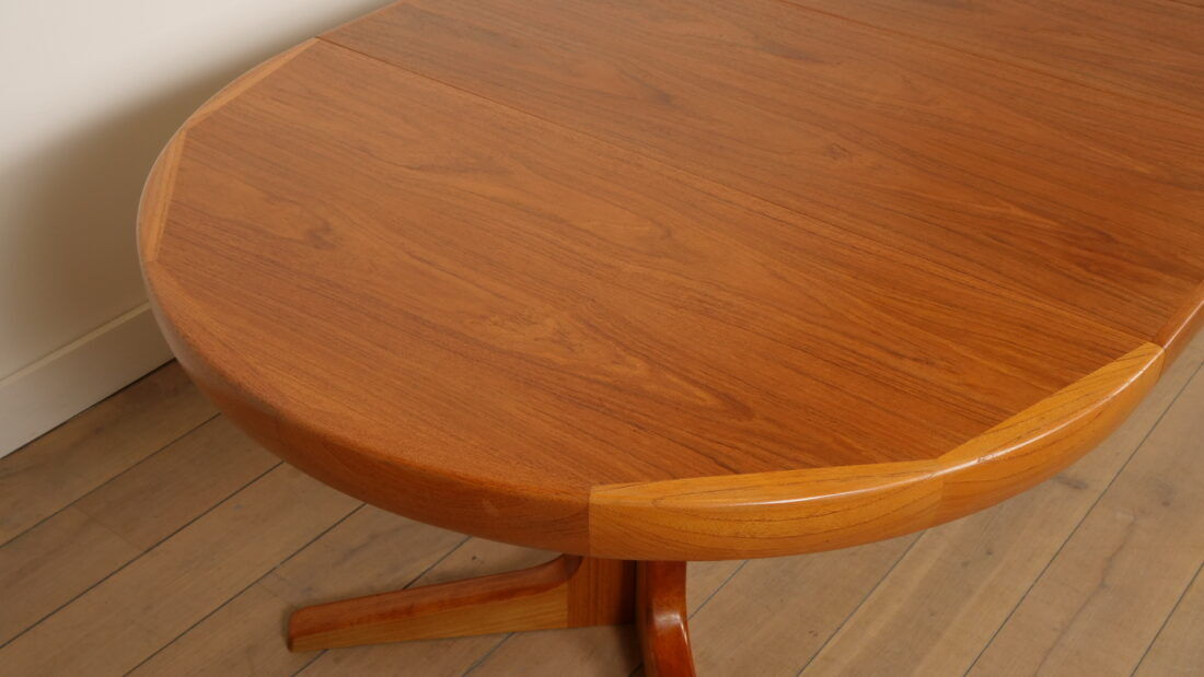 Vintage round dining table | extendable | teak | 120 cm - 220 cm