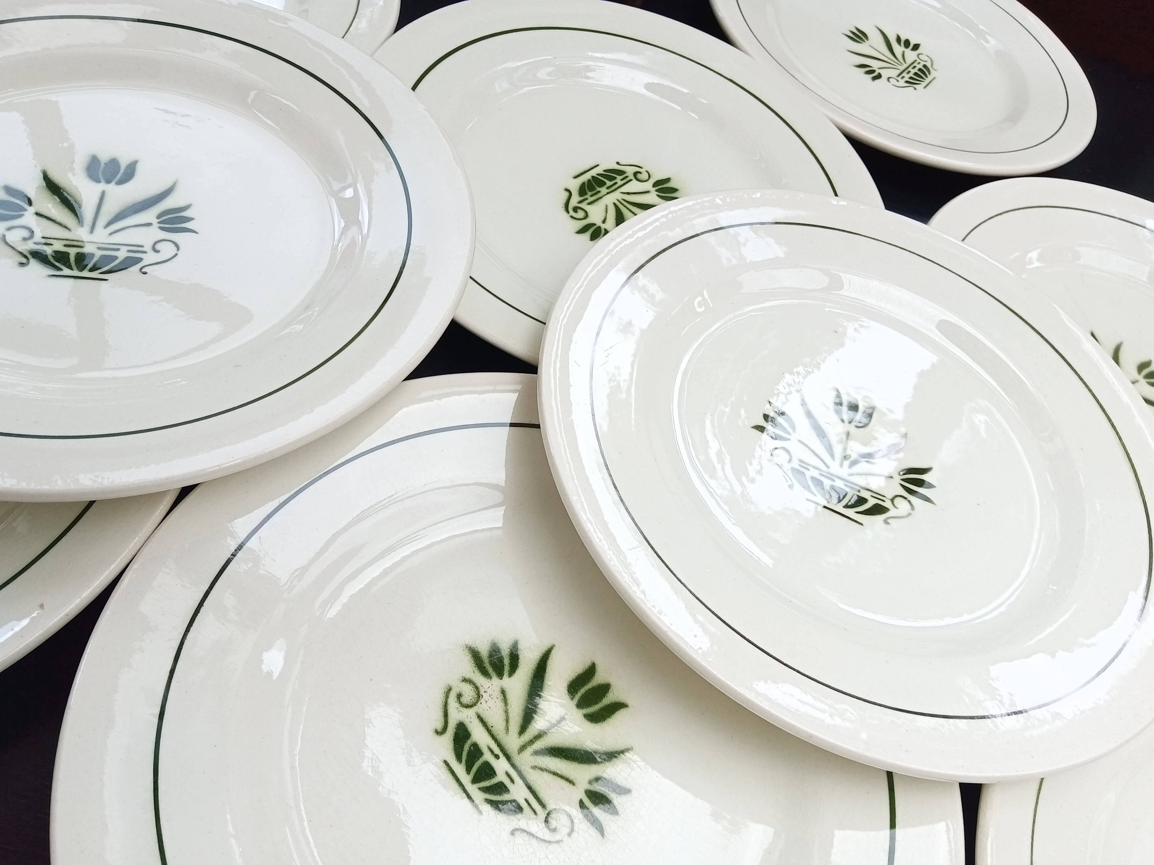 12 Terre de Fer Marmoz dessert plates