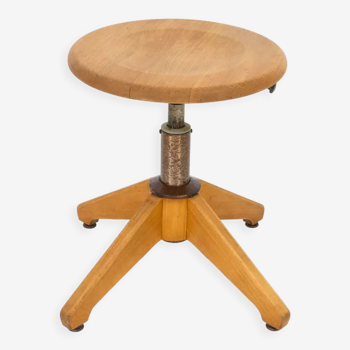 Industrial adjustable stool from sedus