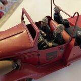 Vebe fire truck in sheet metal with 4 firefighters from 1950, good condition