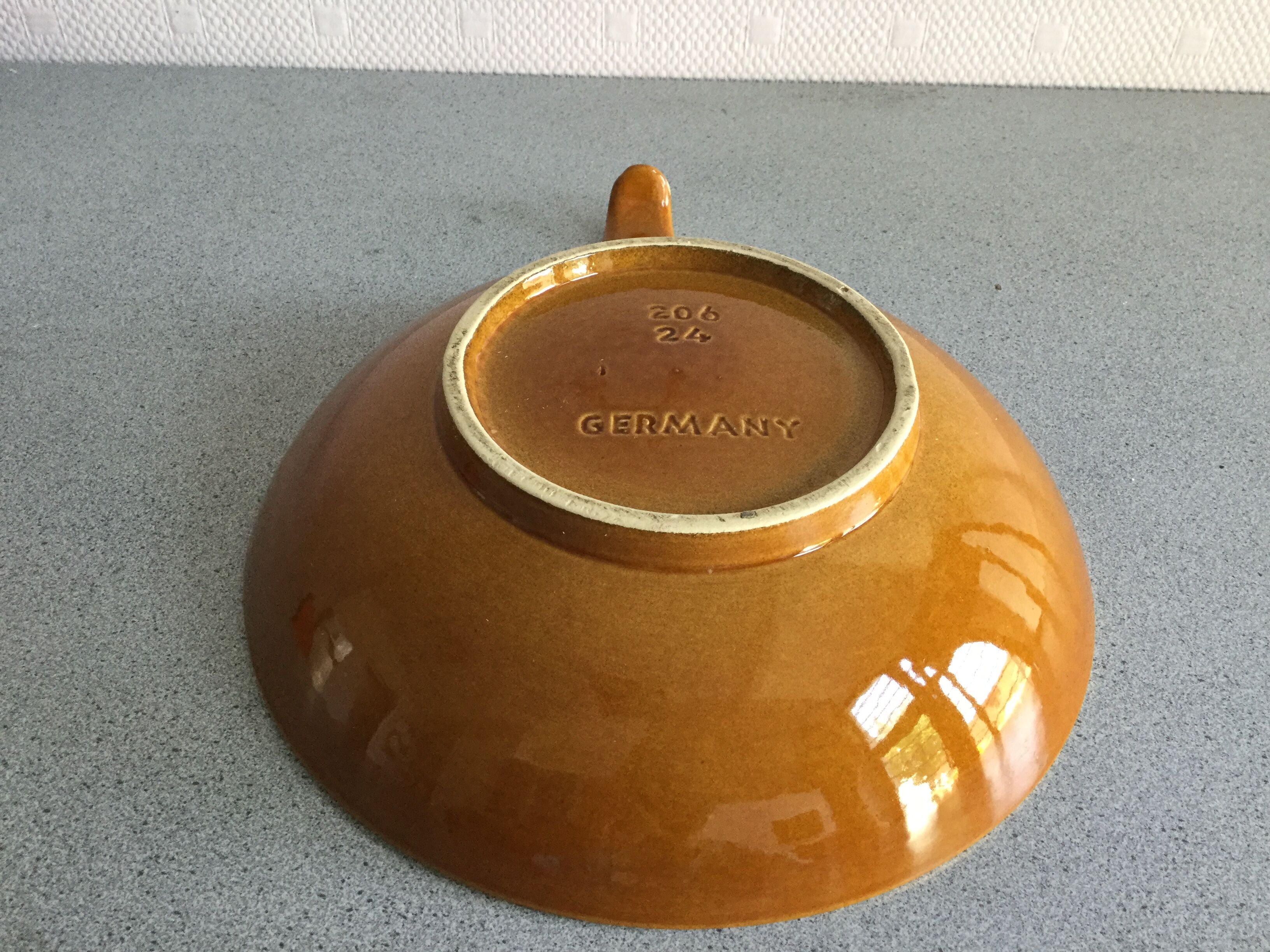 Ceramic dish