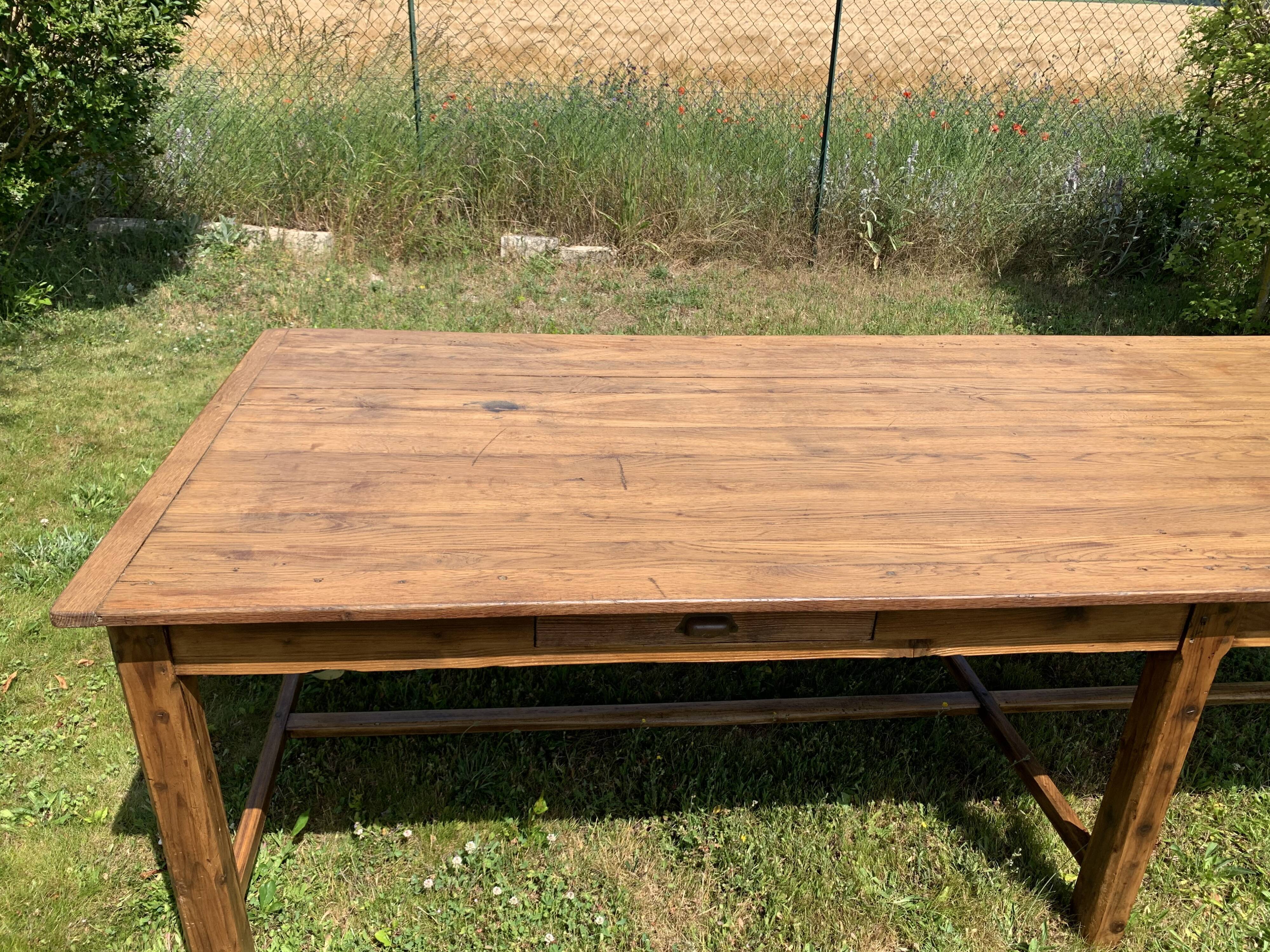 Farm table