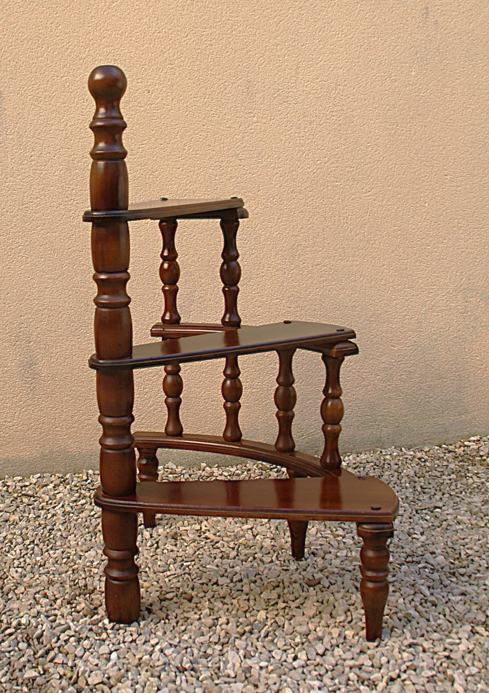 Escalier - Escabeau de bibliothèque