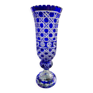 Vase en cristal taillé - pied