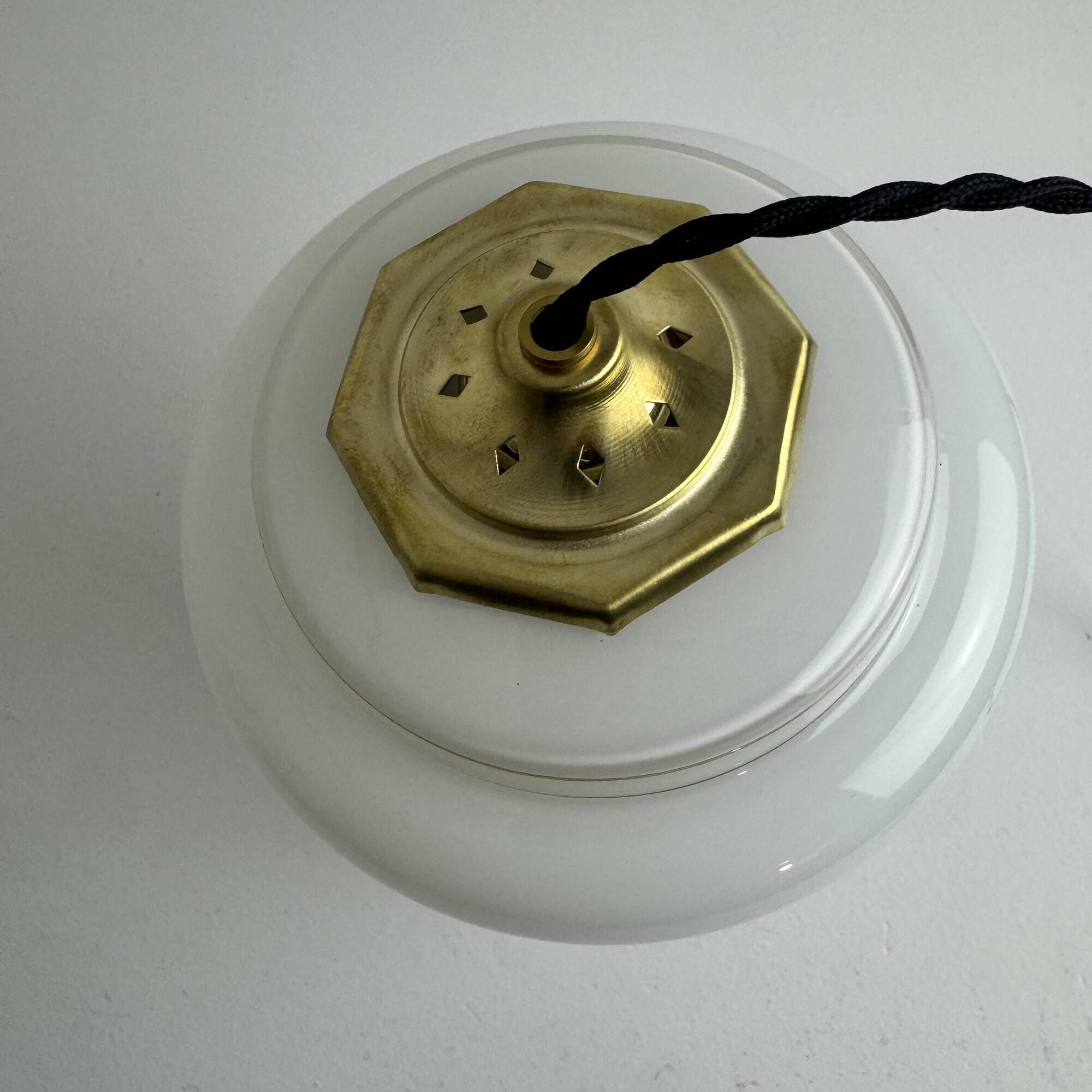 Ancienne grande suspension en opaline 1970 vintage