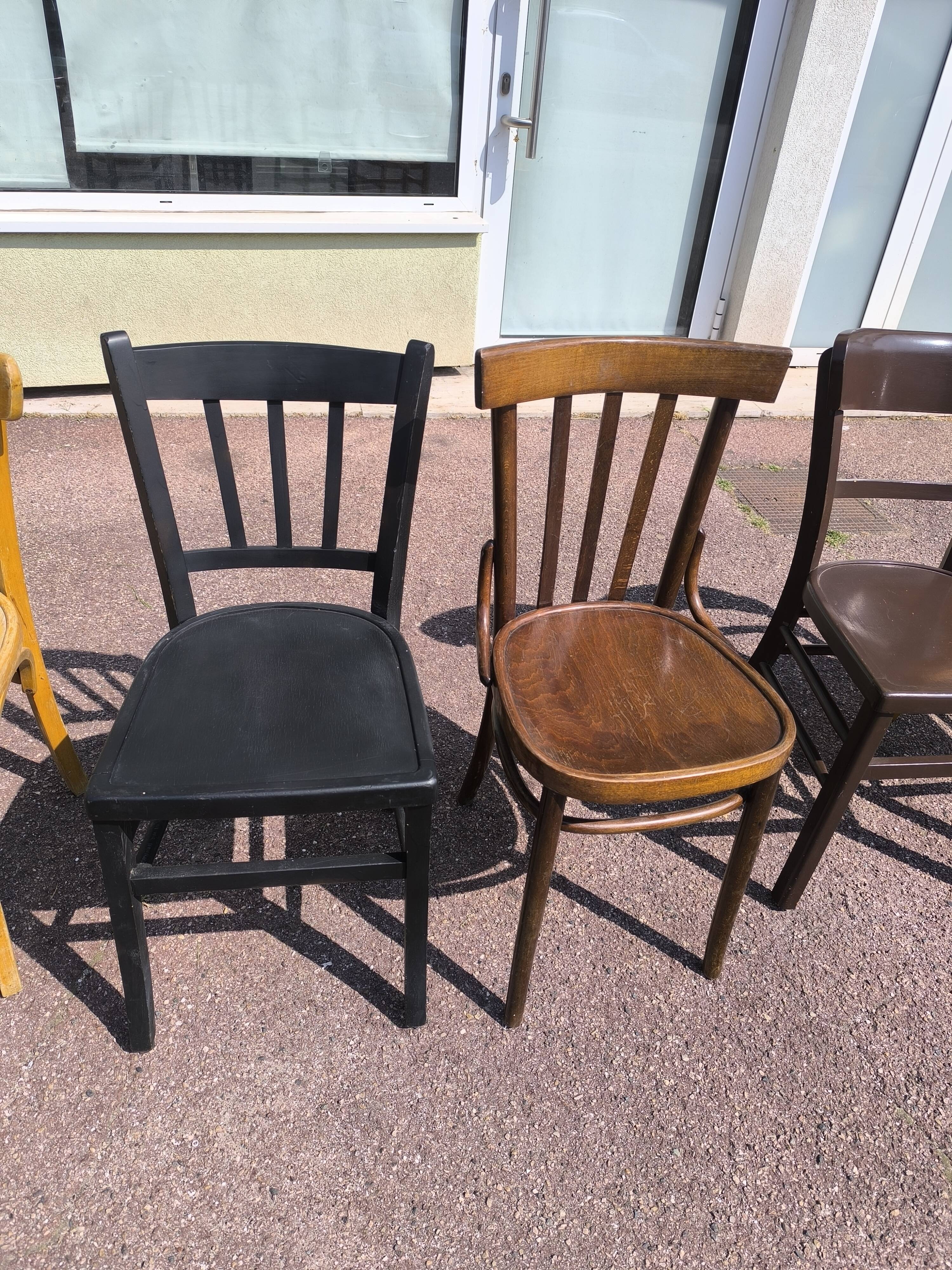 Lot de 6 chaises de bistrot dépareillées bois vintage