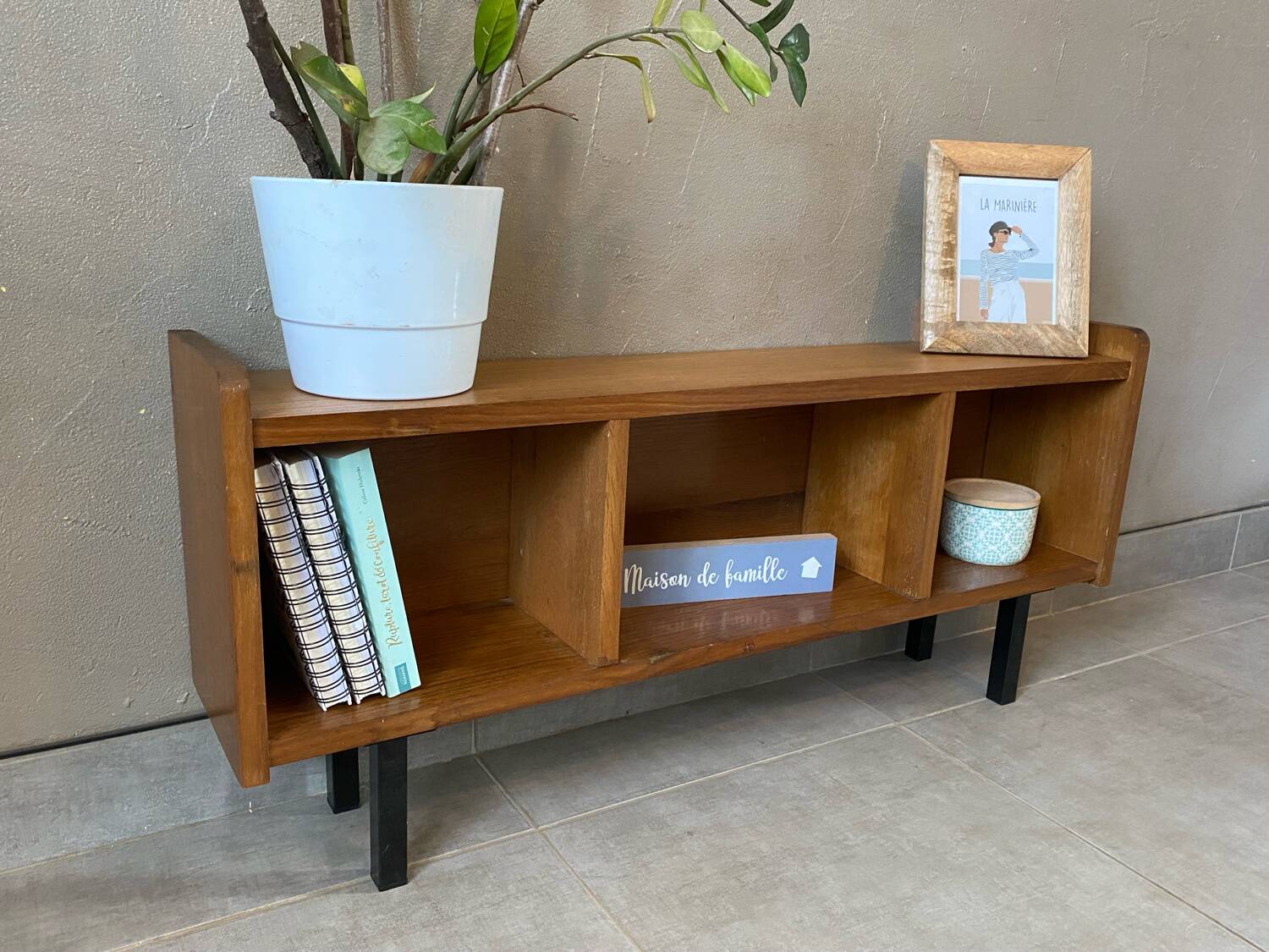 Small vintage sideboard (shallow)