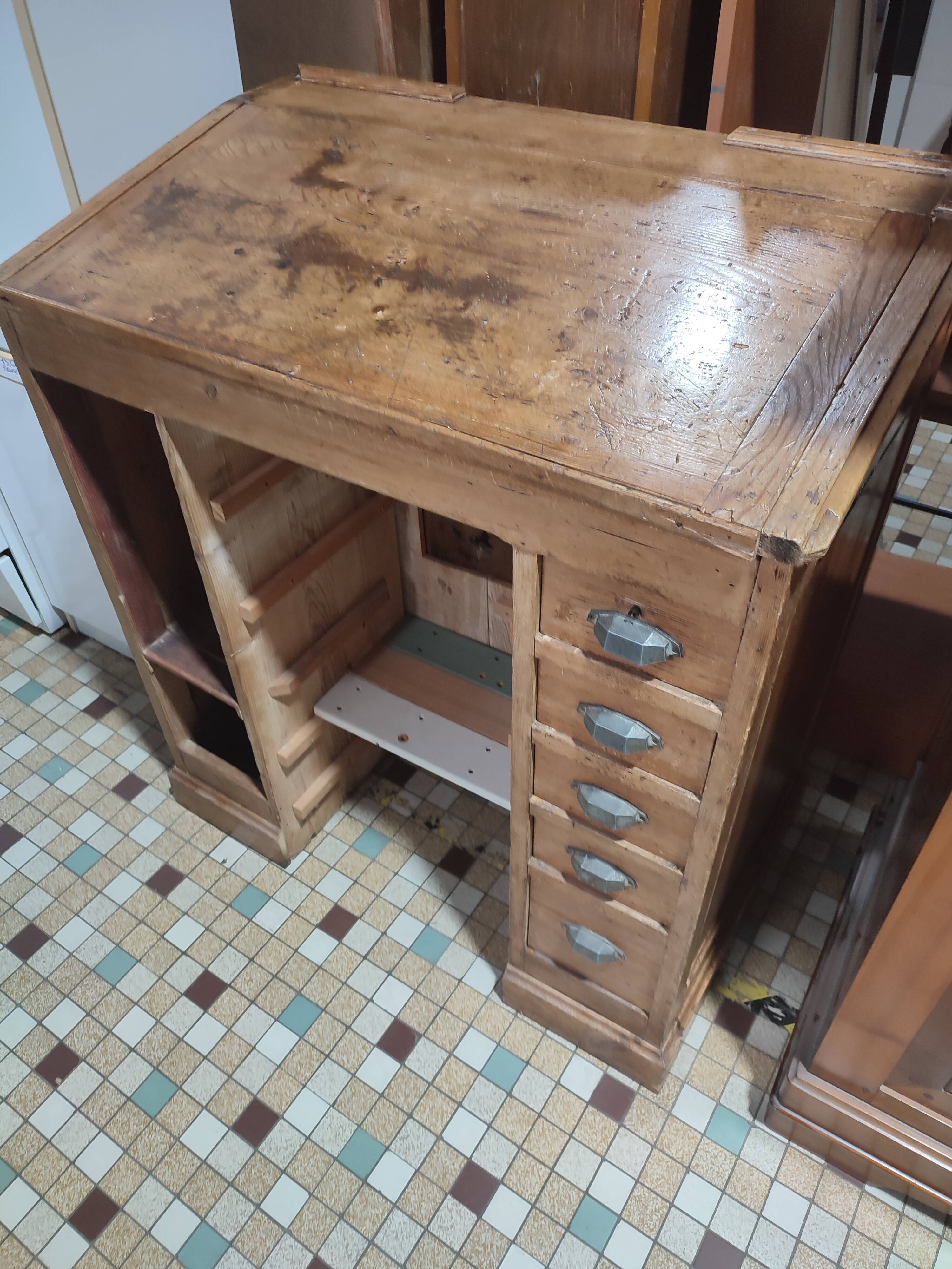 Meuble comptoir atelier église industriel bijoutier mercerie
