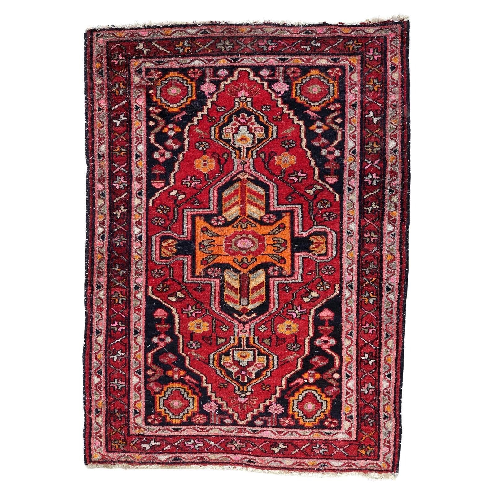 Antique Persian Hamadan rug 3.5' x 4.8' (107cm x 146cm) 1920s - 1C1207