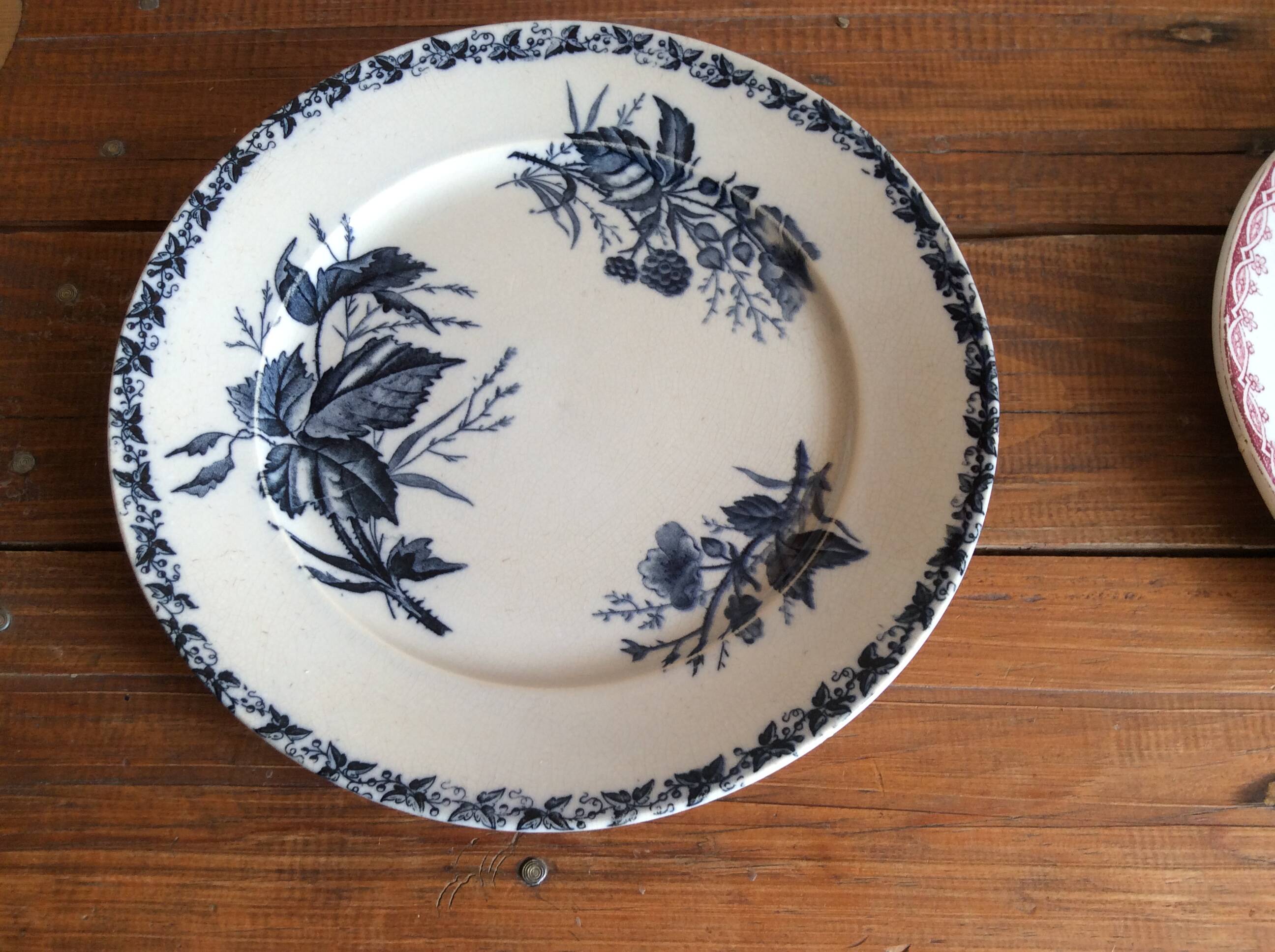 Terre de Fer dessert plates
