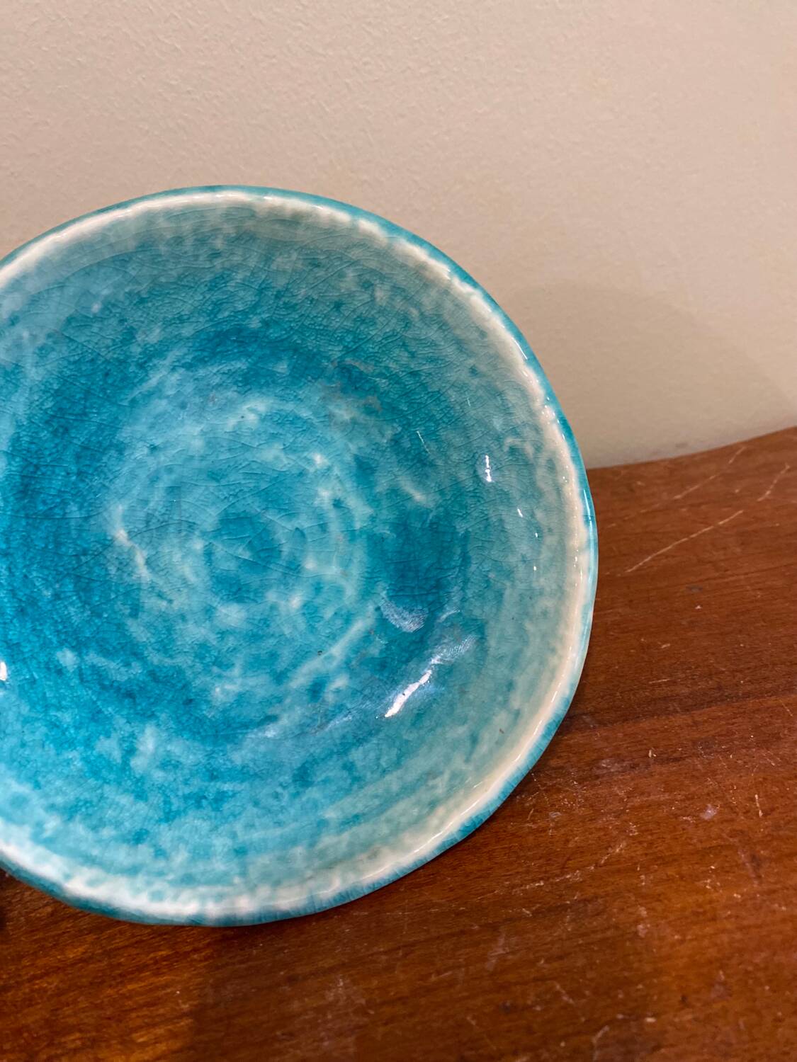 Assiette bleu lagon