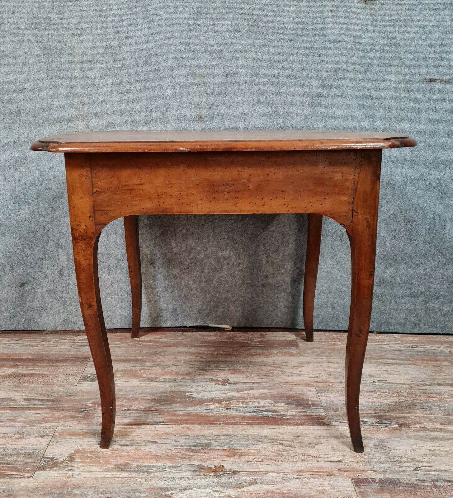 Bureau d'apparat louis xv en bois clair vers 1800