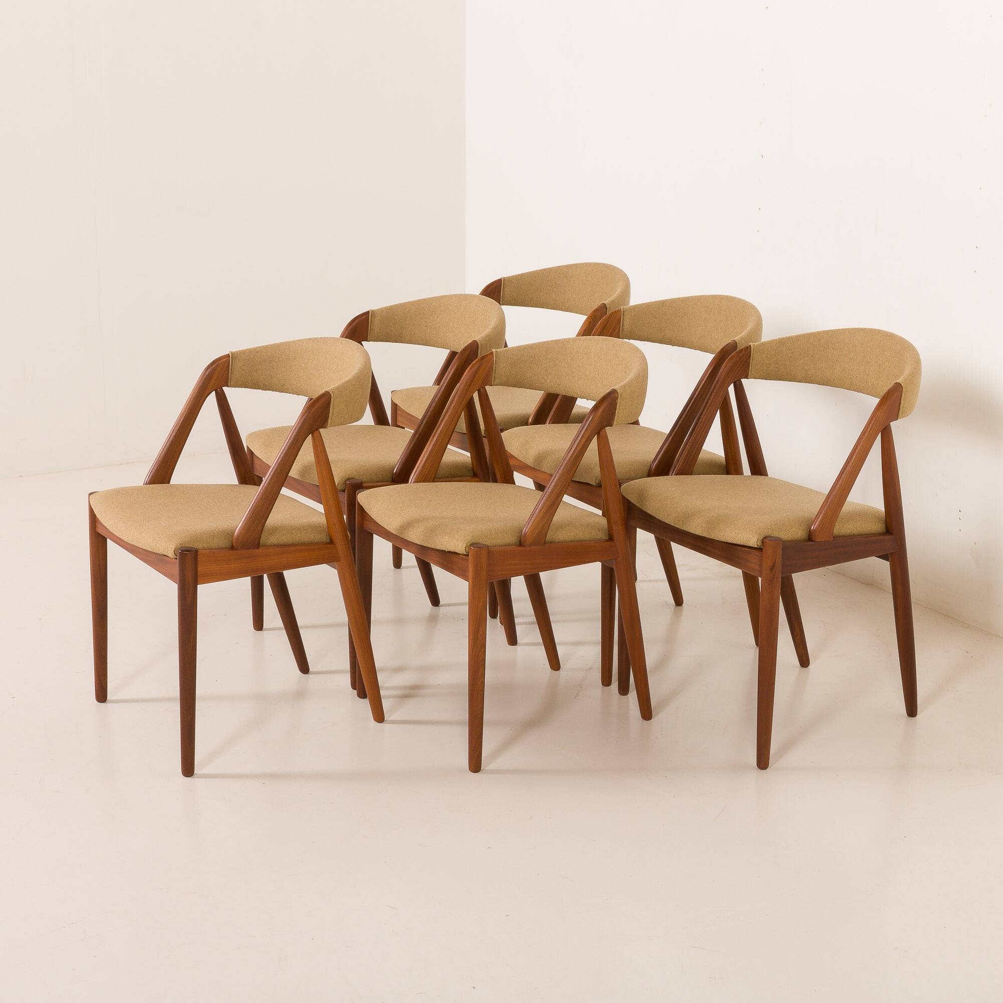 Chaises modèle 31 de Kai Kristiansen, ensemble de 6, Danemark années 1960.