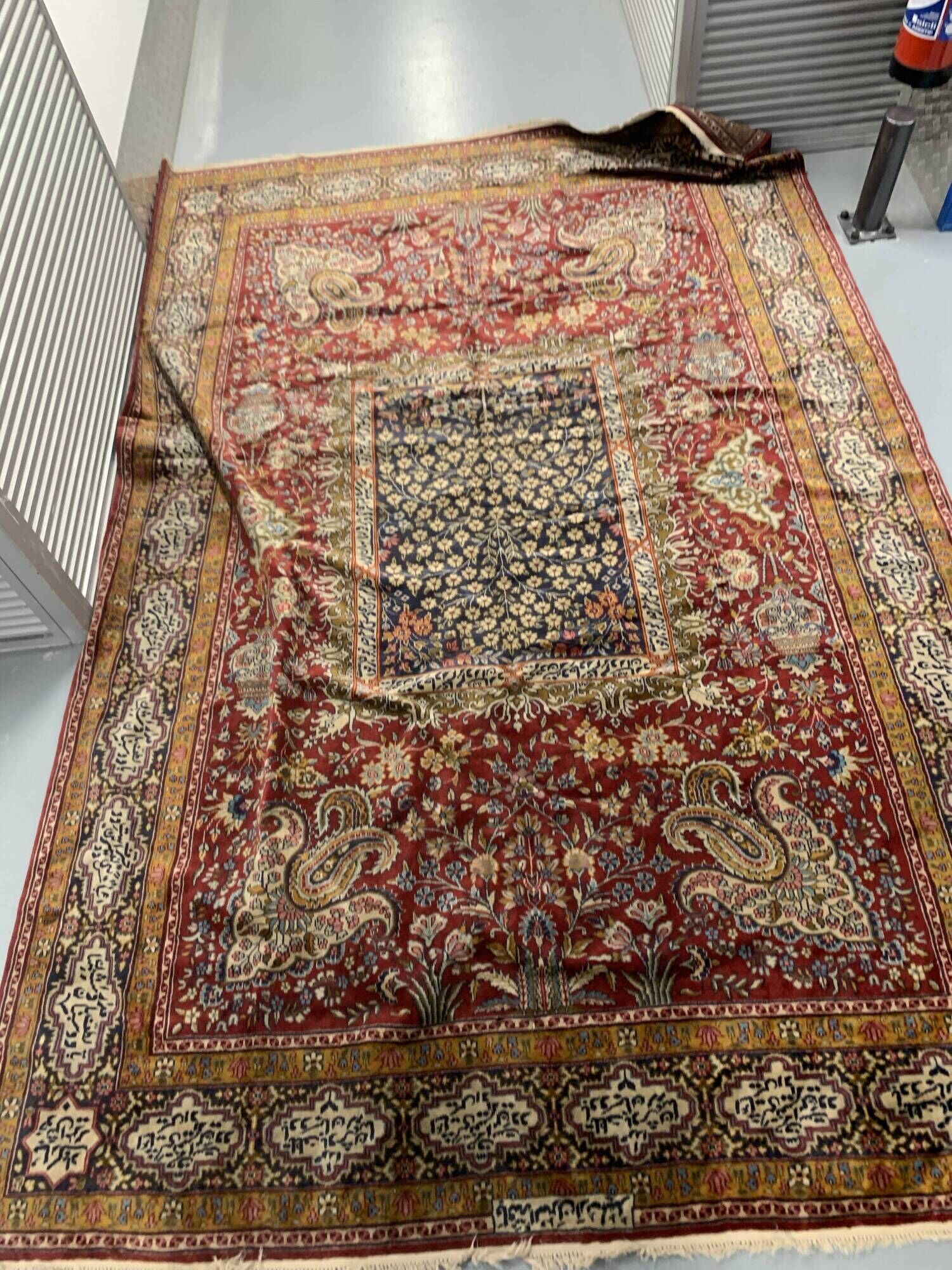 Very fine Indo-Isfahan Oriental rug, silky wool – 300 x 200 cm