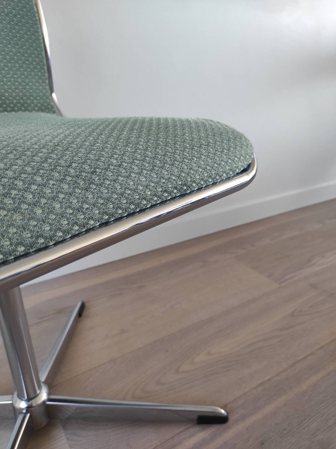 Suite de 6 chaises pivotantes Roche Bobois, 70's
