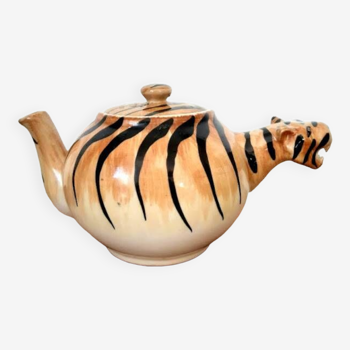 Kitsch tiger ceramic teapot