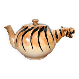 Kitsch tiger ceramic teapot