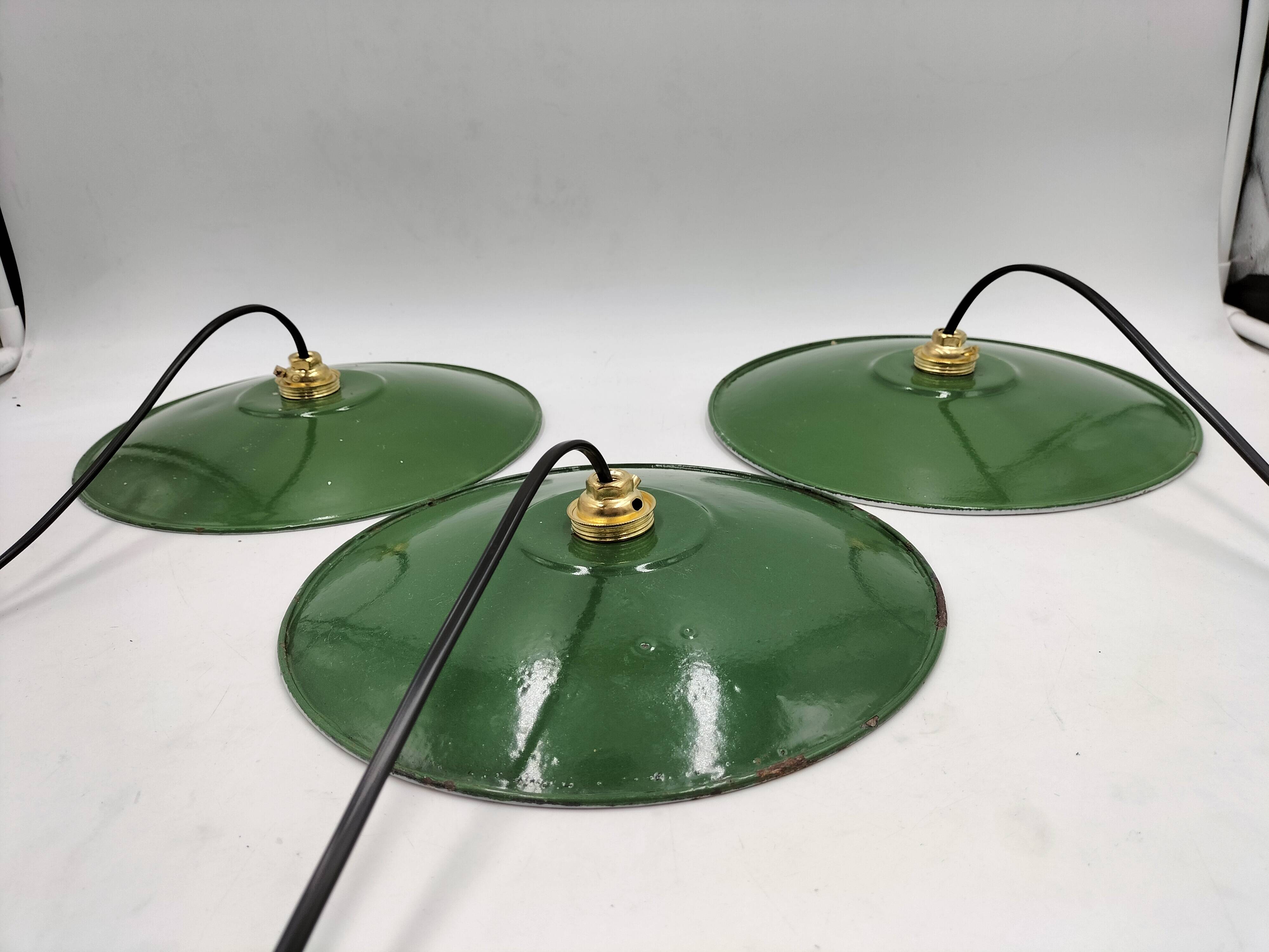 Enamelled sheet metal suspensions
