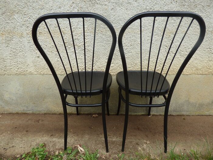 Set of 2 metal bistro chairs