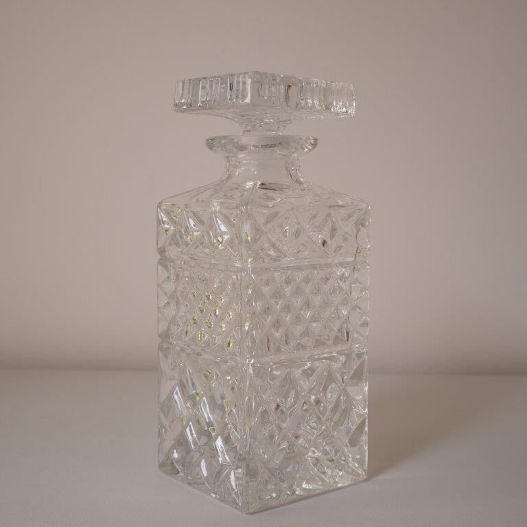 Glass whisky decanter