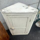 Encoignure ancienne en pin. Armoire d’angle