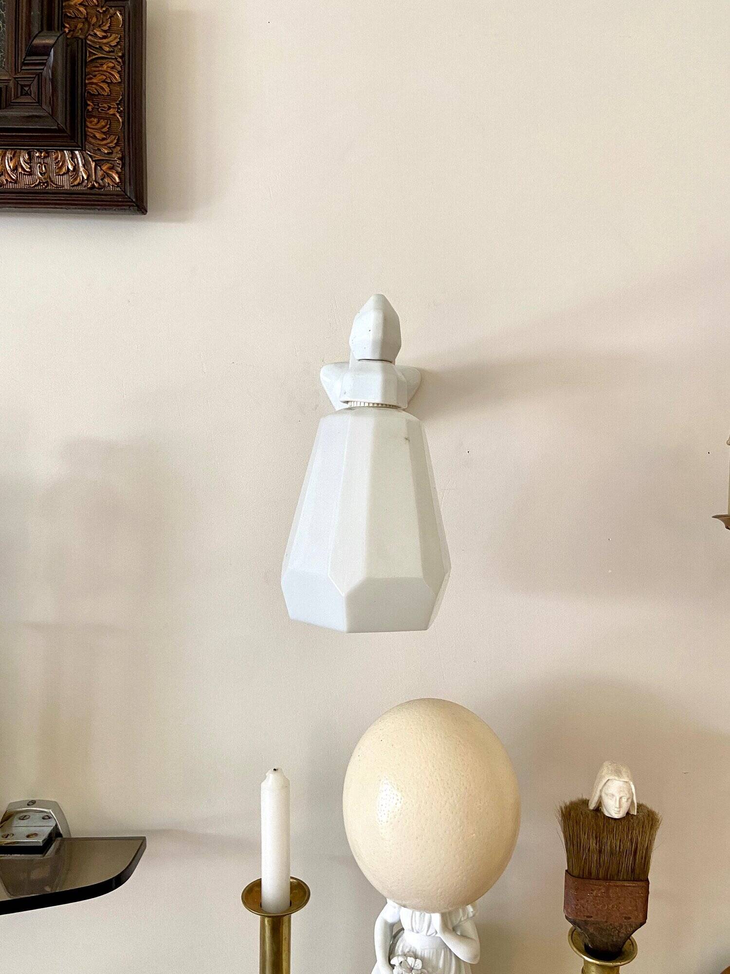Wall lamp in earthenware and white opaline
