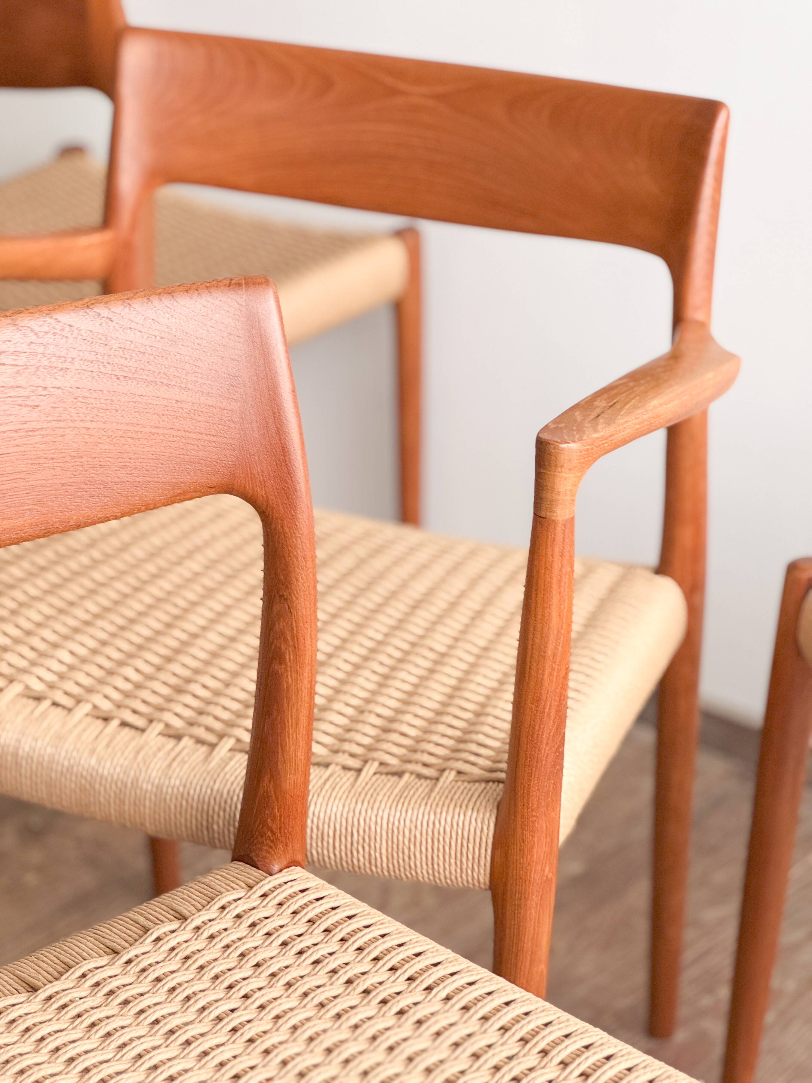 Chaises danoises en teck Mid-Century par Niels O. Møller # 77 & 57 Set de 6