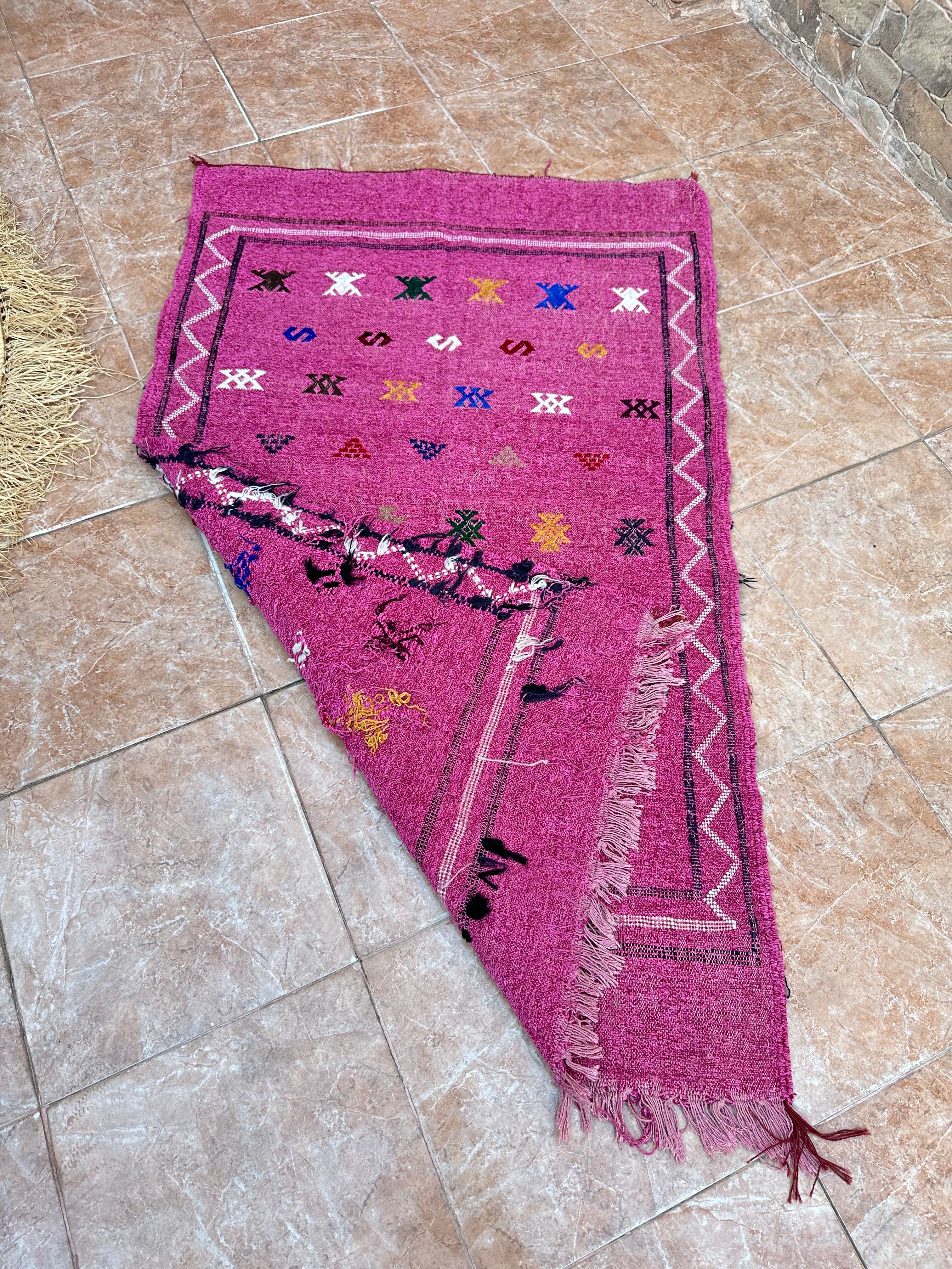 Handmade wool Berber rug: Moroccan Kilim Boho floor rug