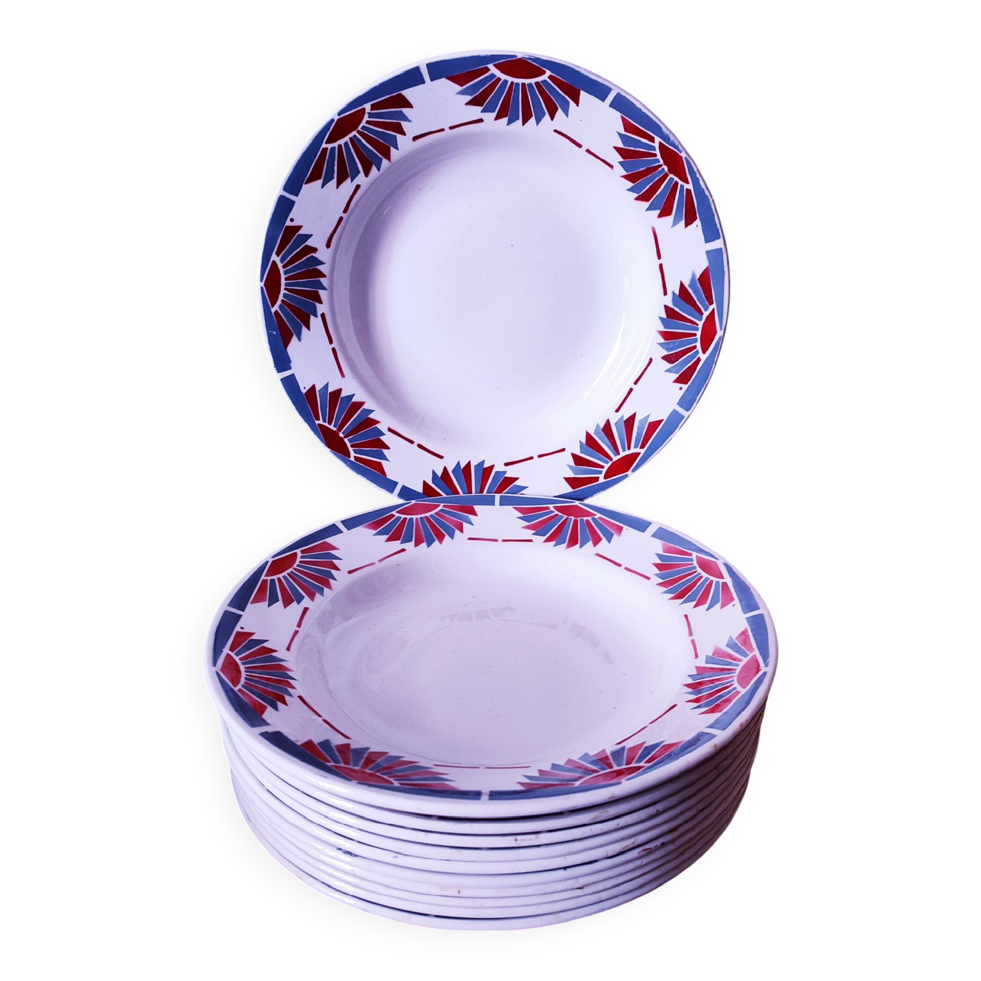 11 assiettes art deco en faience par Ceranord st amand