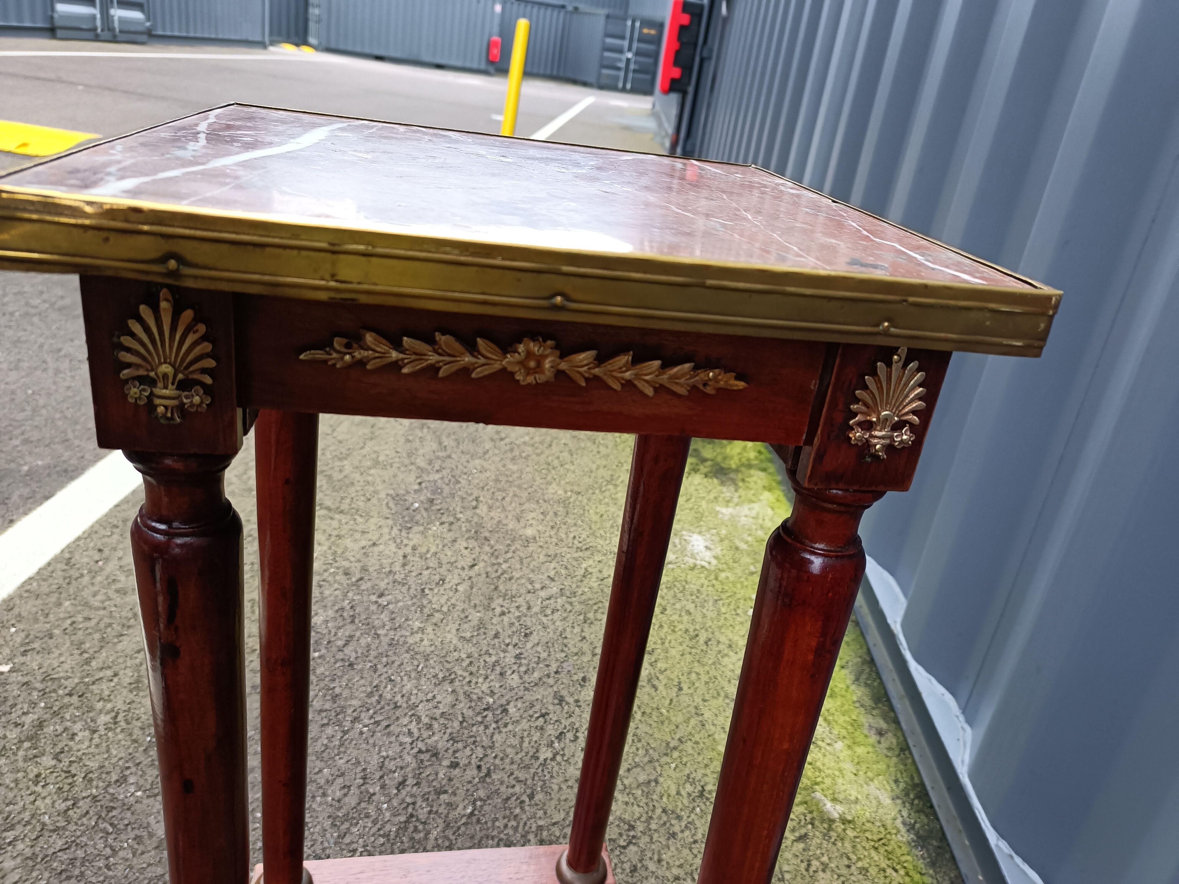 Selette old style louis xvi marble tray