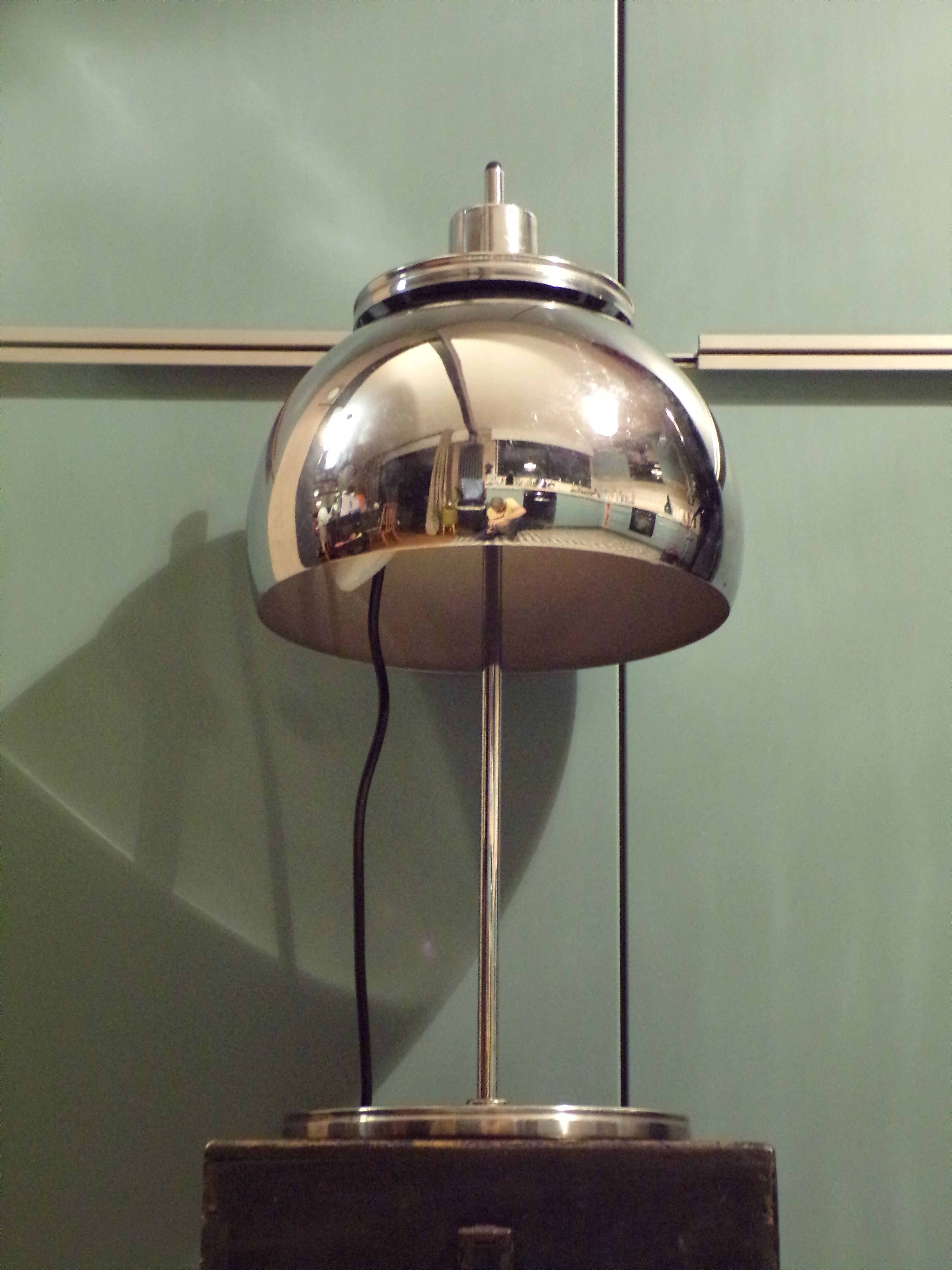 Chrome metal mushroom lamp