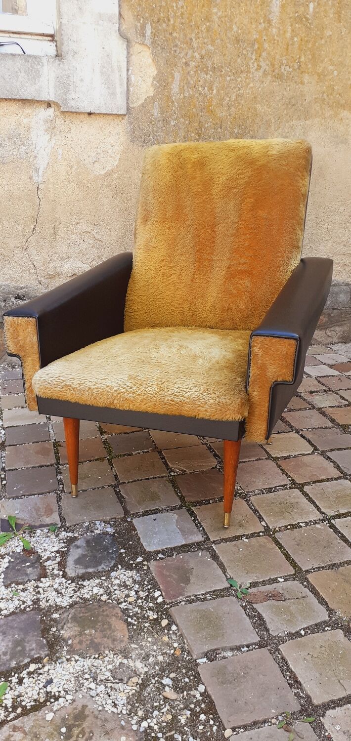 Pair of vintage 60s armchairs in black imitation leather and mustard toffee