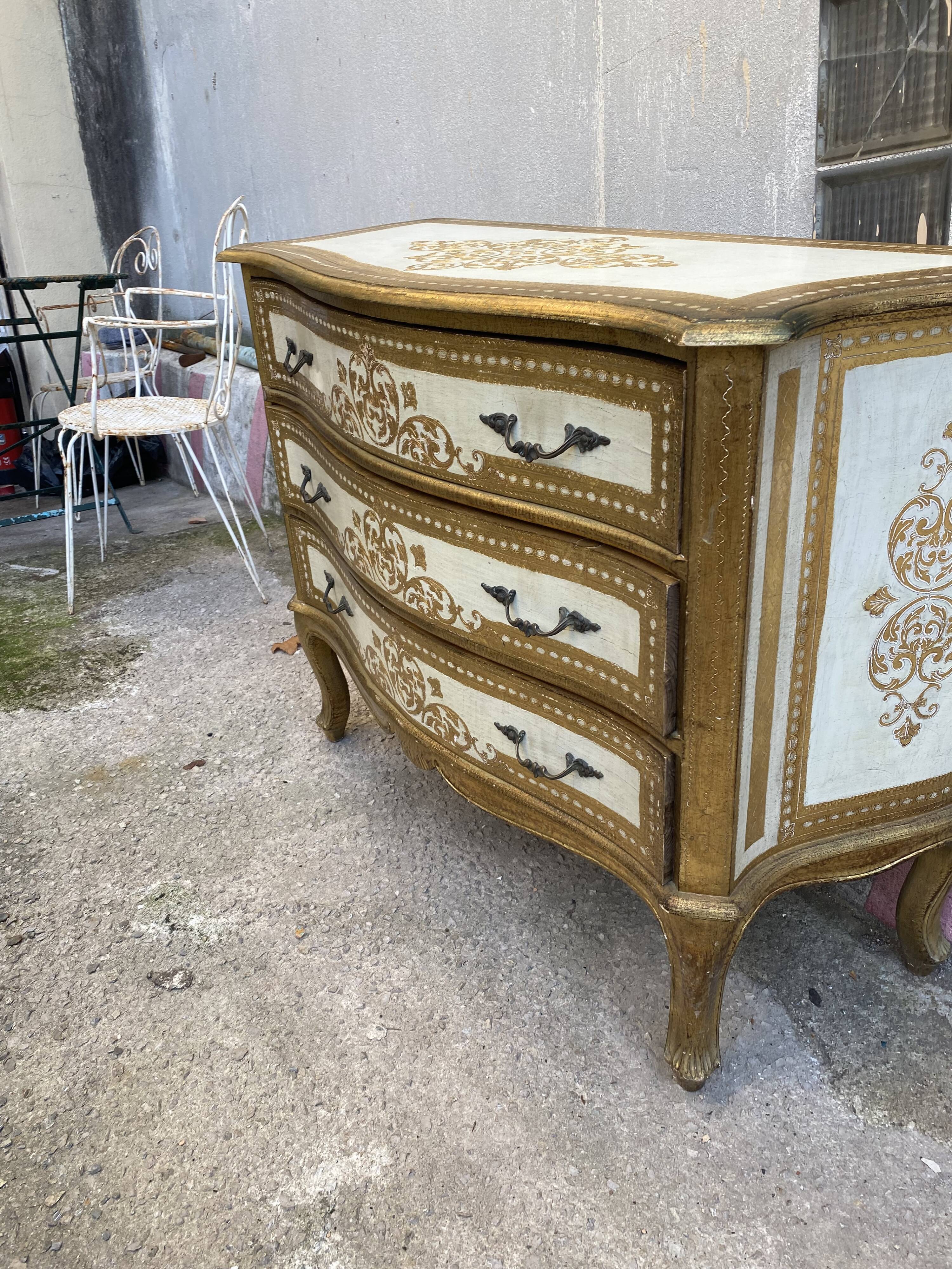 Venetian chest of drawers 3 drawers