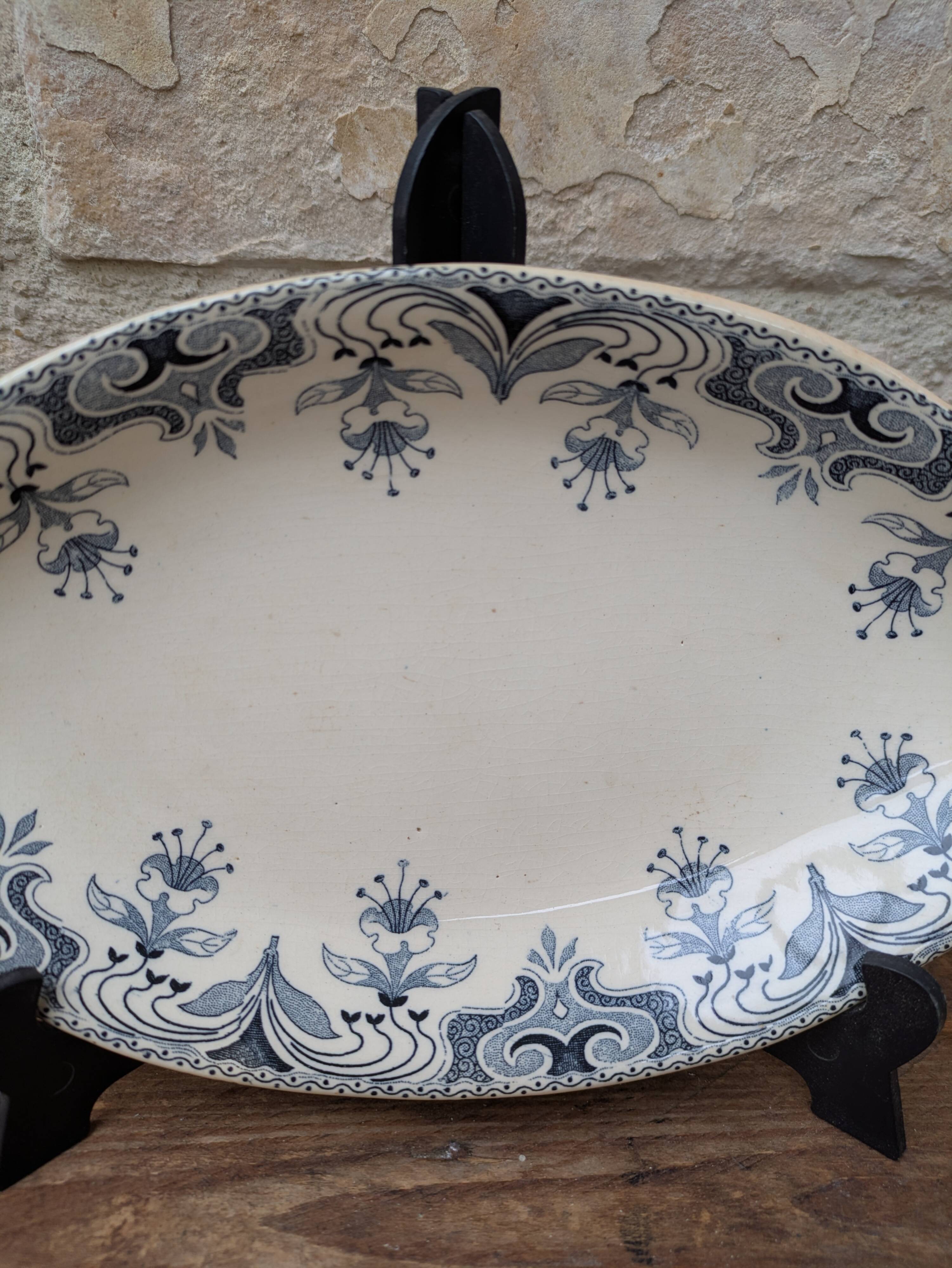 Ceramic dish with arabesque and flower decorations E. Bourgeois Terre de Fer