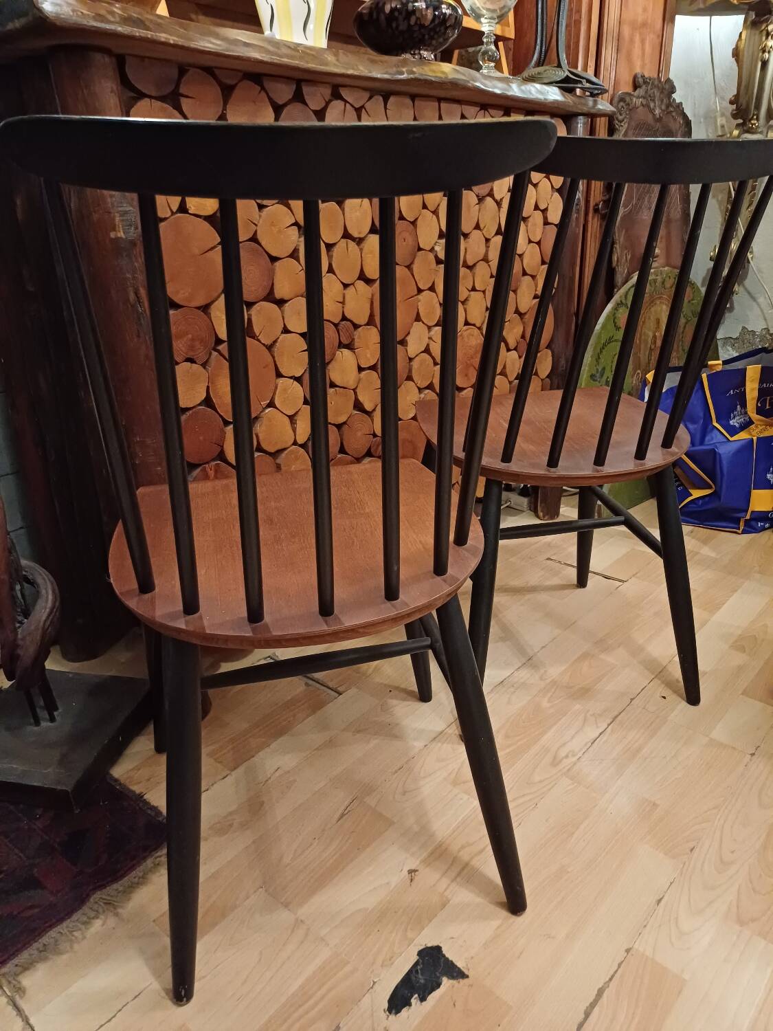 Paire de chaises scandinave " stol kamnik " 1960 étiquette d'époque sur les deux