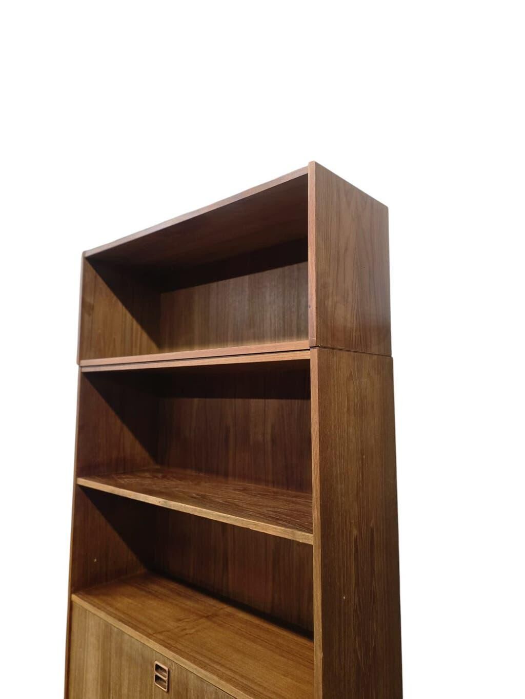 Vintage wooden shelf/bookcase/display cabinet