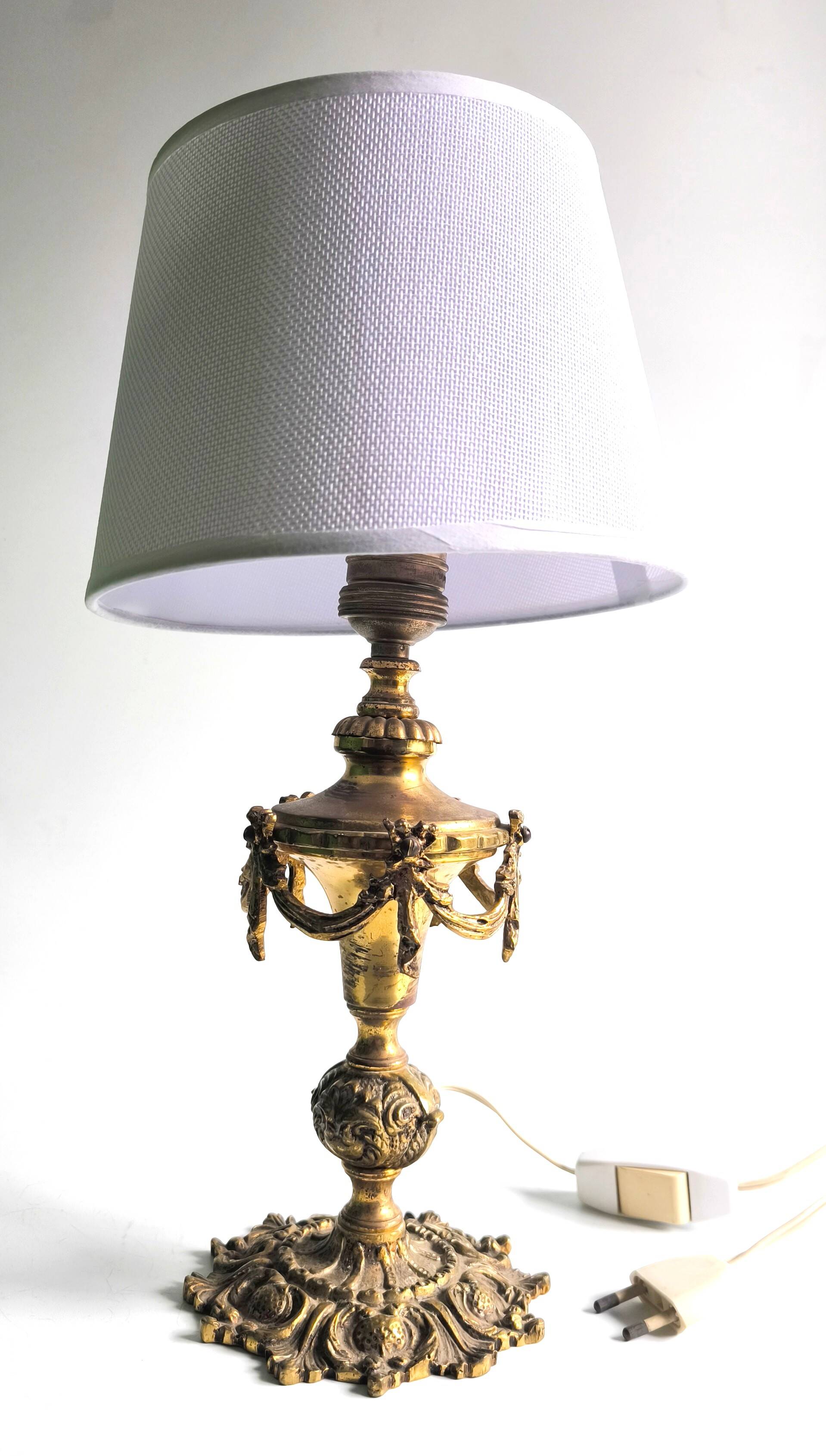 Belgian bronze lamp in Neoclassical style (circa 1910 - 1920)