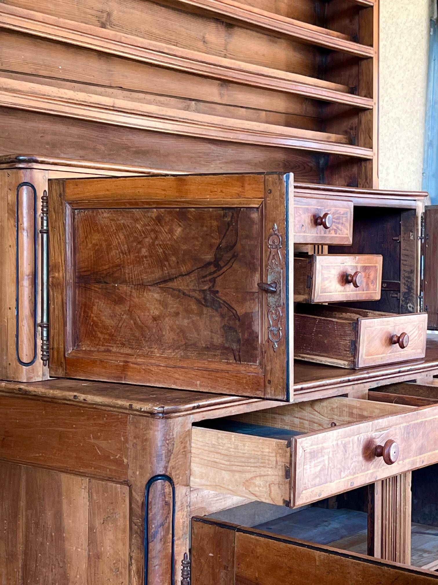 19th century Dauphinois sideboard in cherry wood, 2-part sideboard