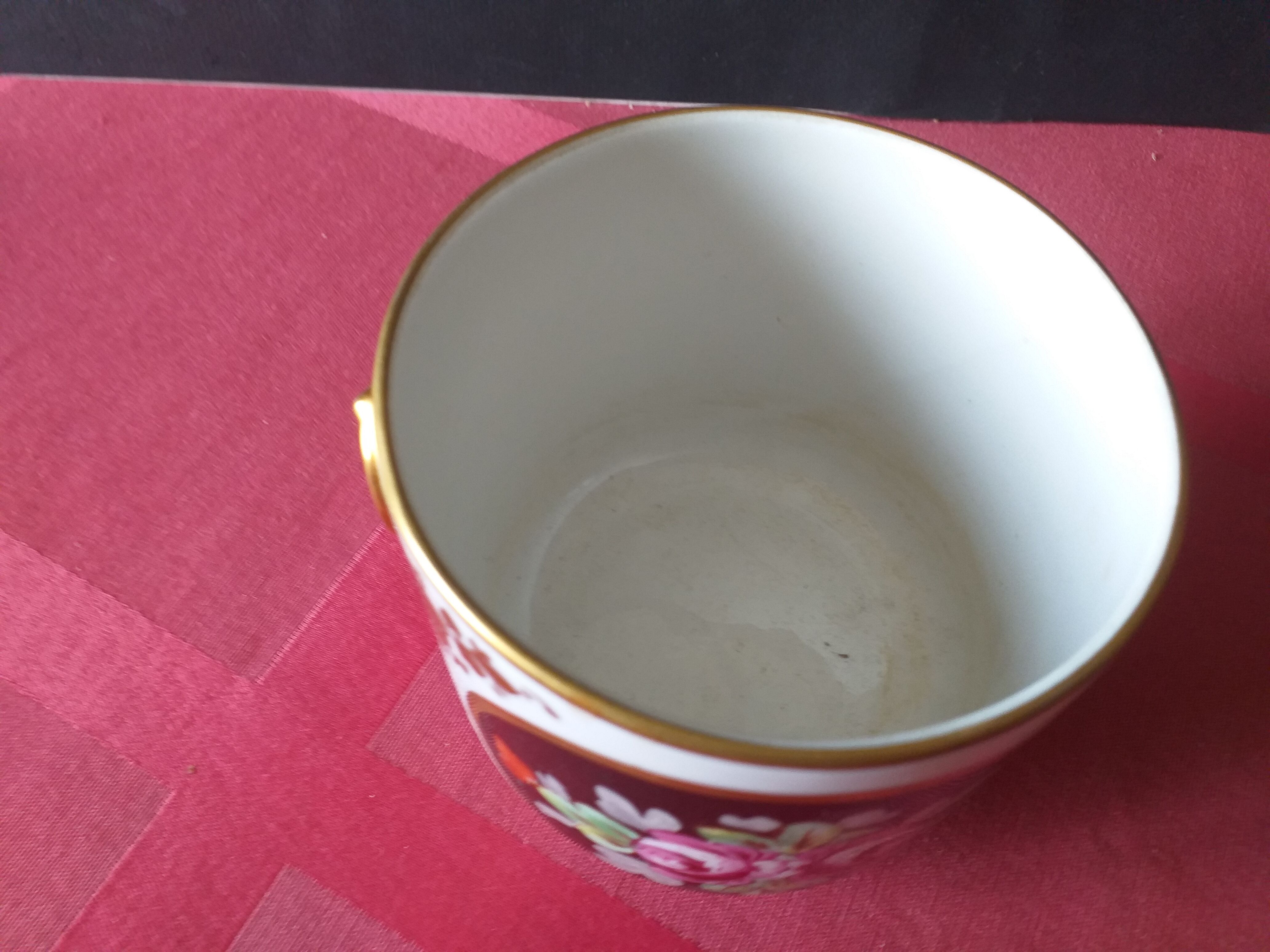 Porcelain planter decorates Paris polychrome flowers or Mehun Albert Pillivuyt