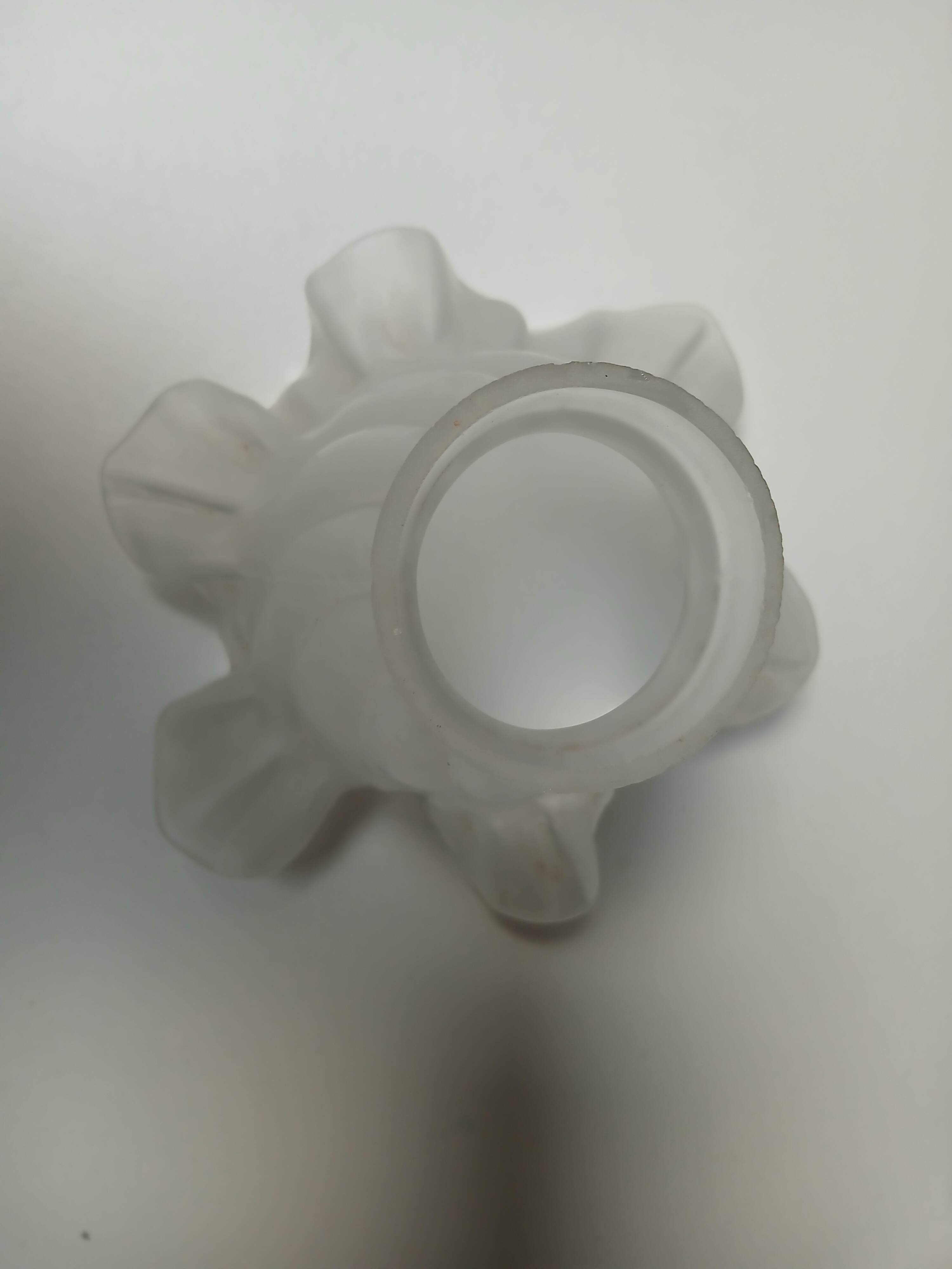Tulipe en verre moulé vintage