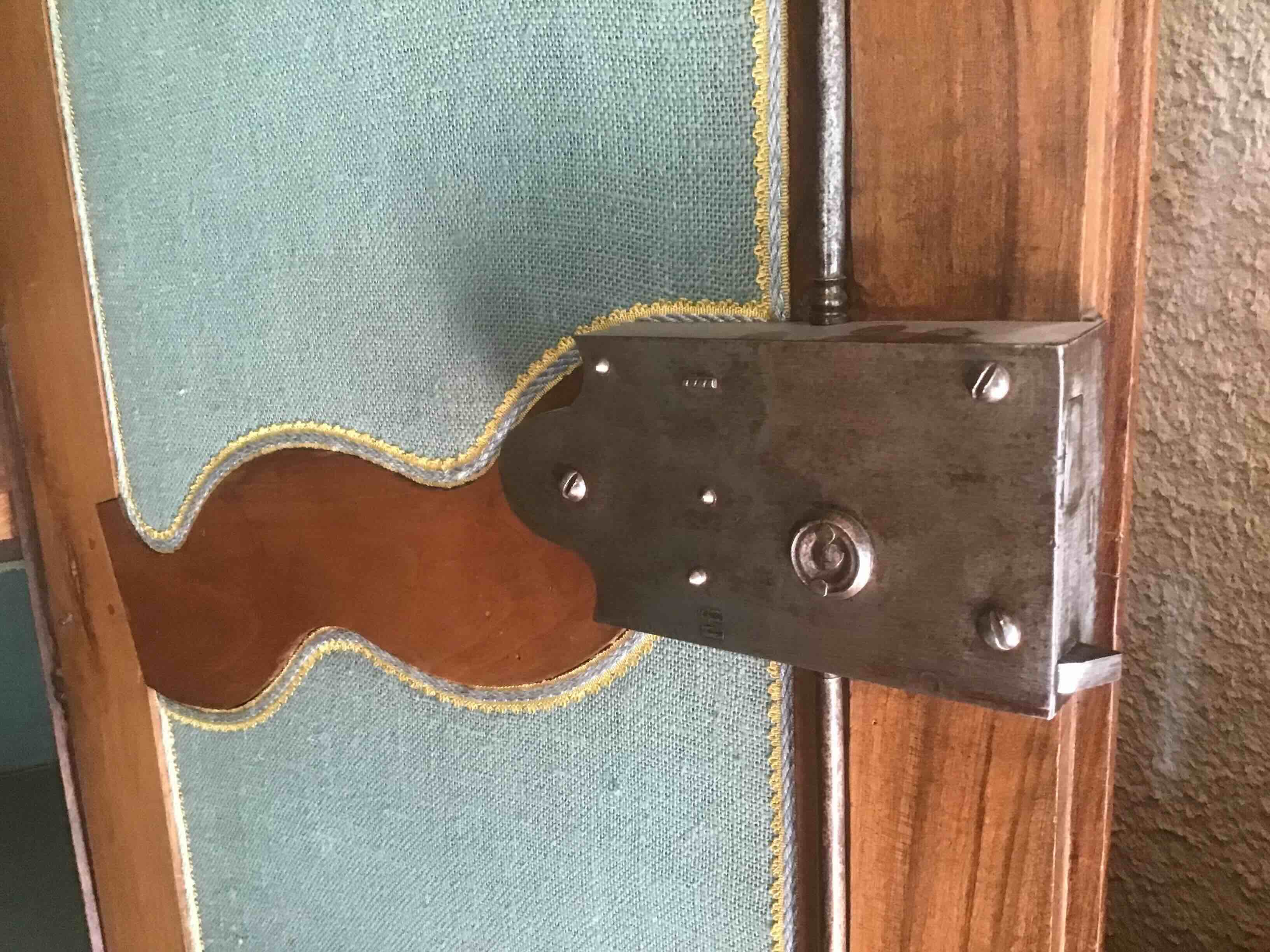 Louis XV wardrobe "gendarme hat"