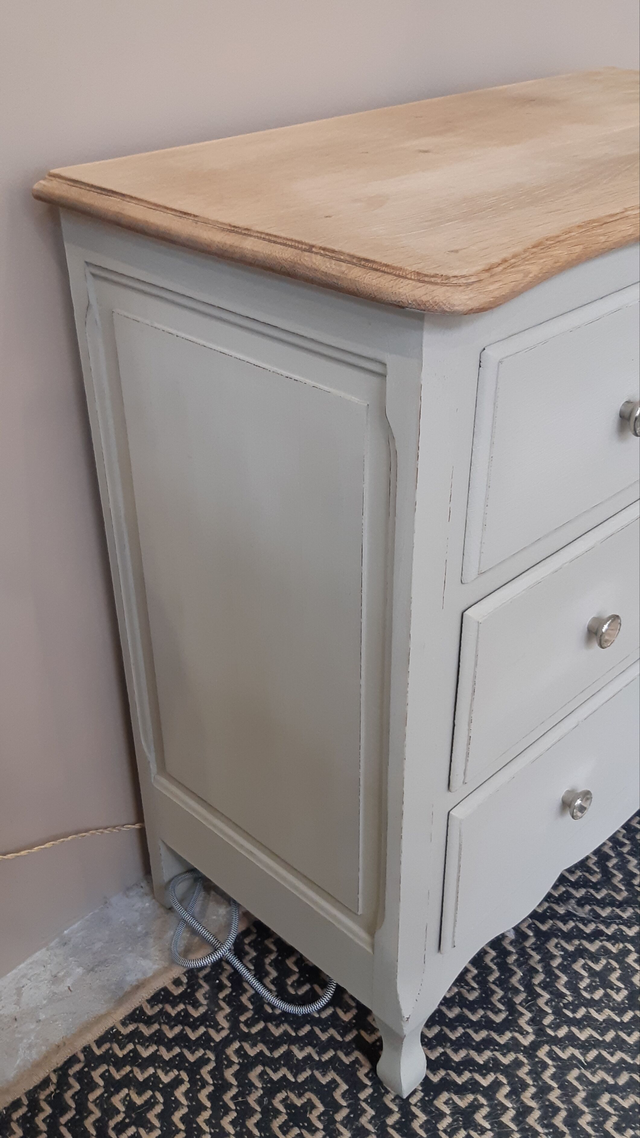 Wood and clay chest of drawers