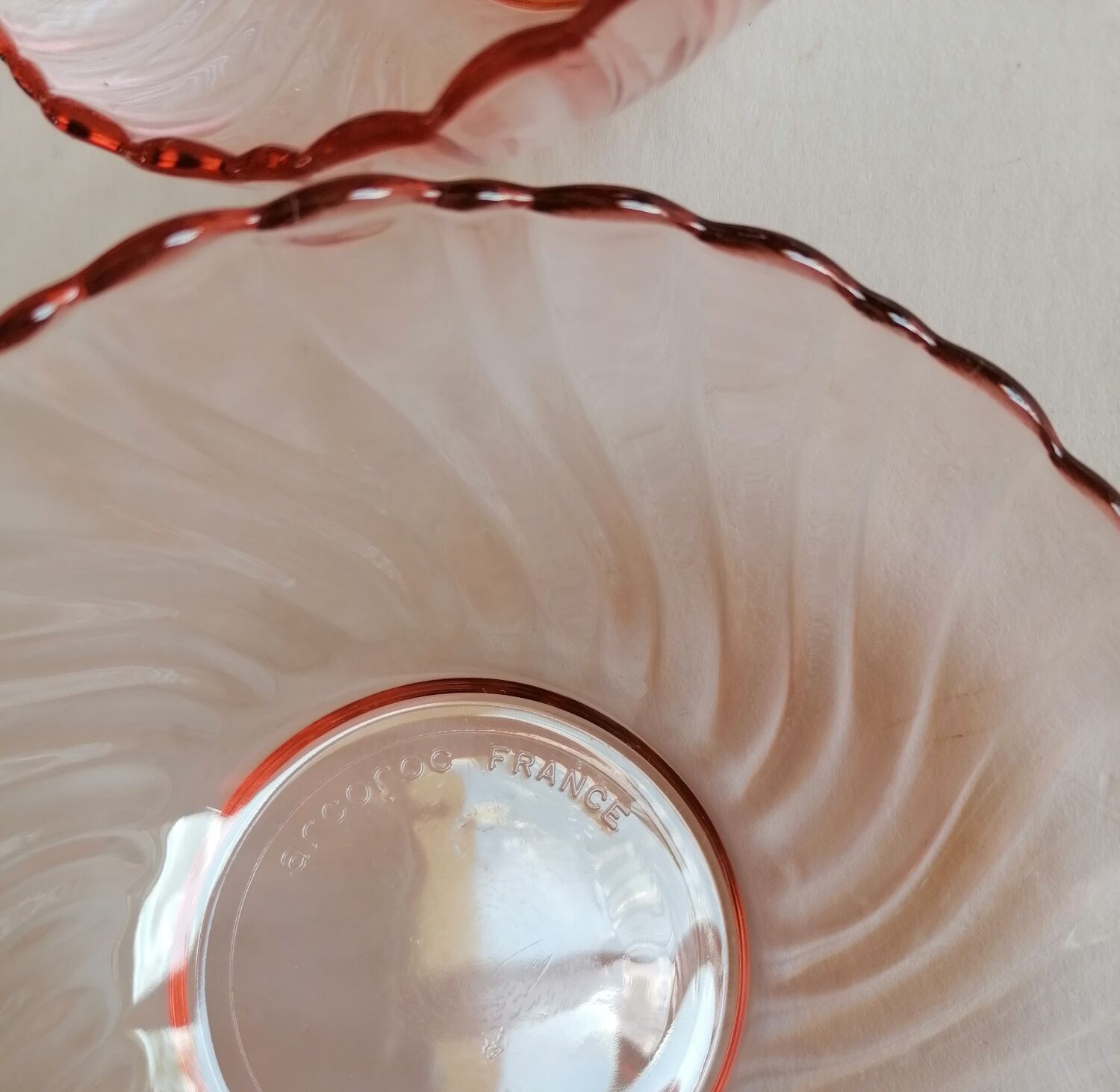 Rosaline service 5 cups and pink glass salad bowl