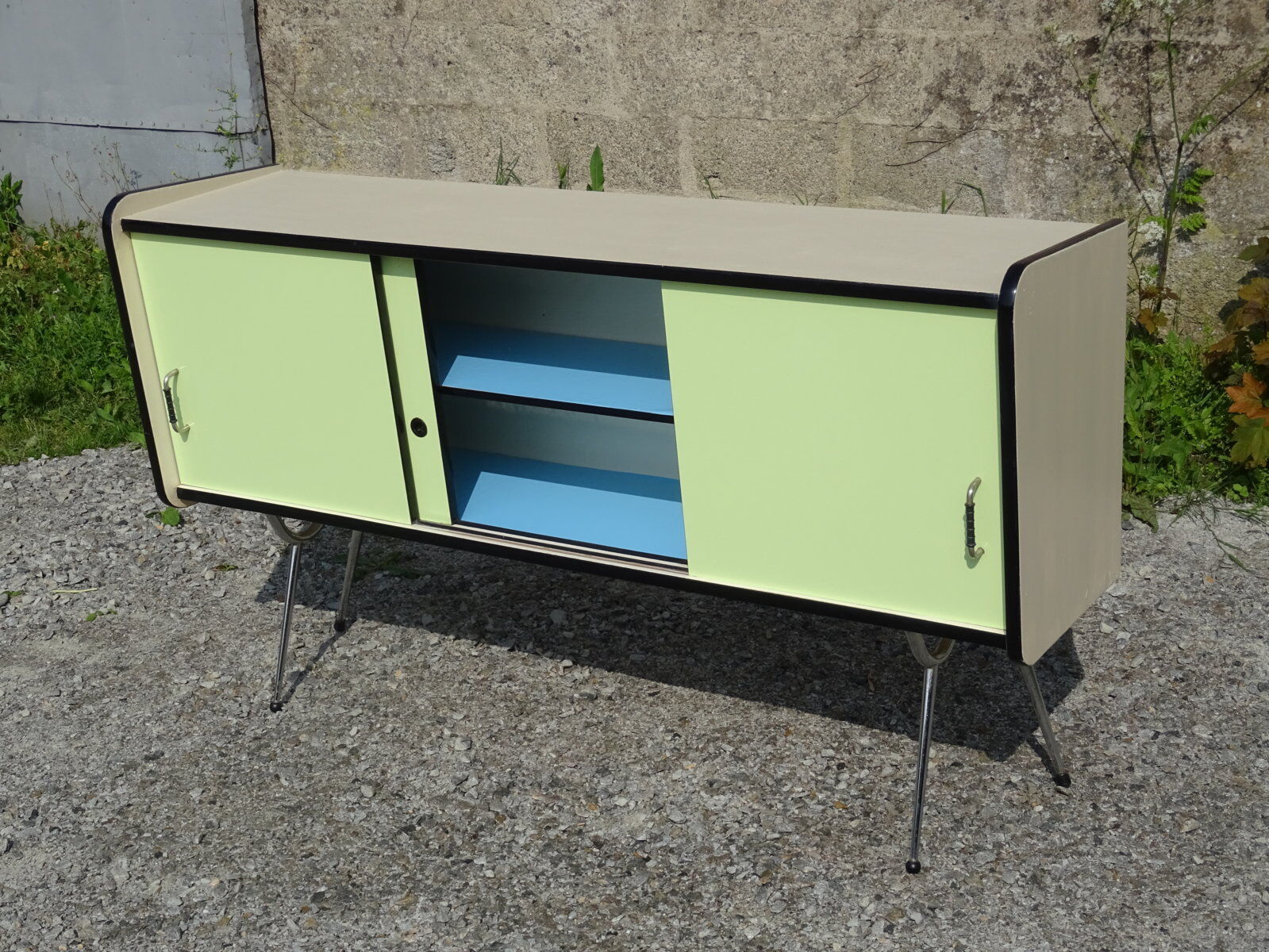 Enfilade formica sliding doors