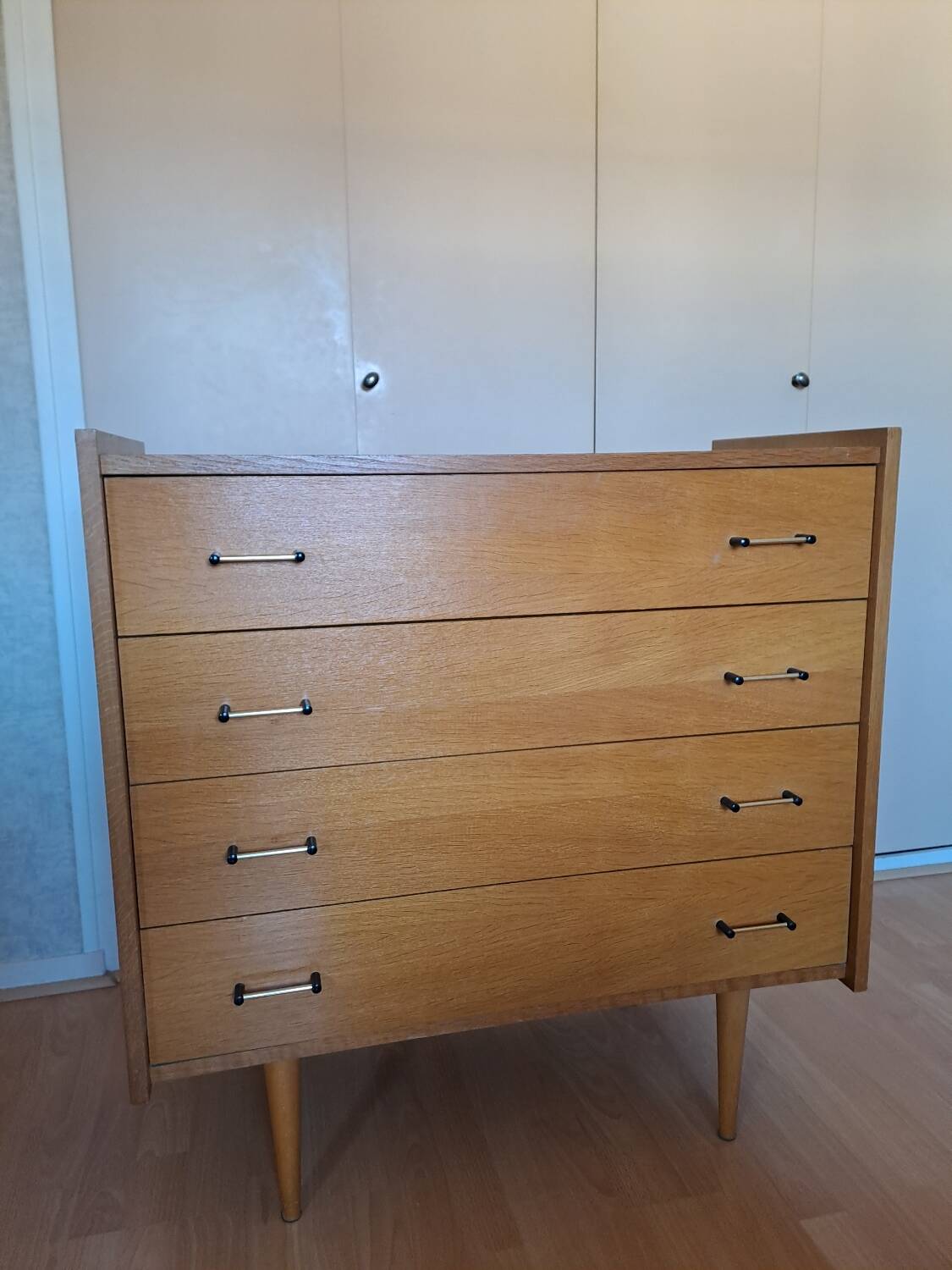 Vintage 4-drawer chest of drawers